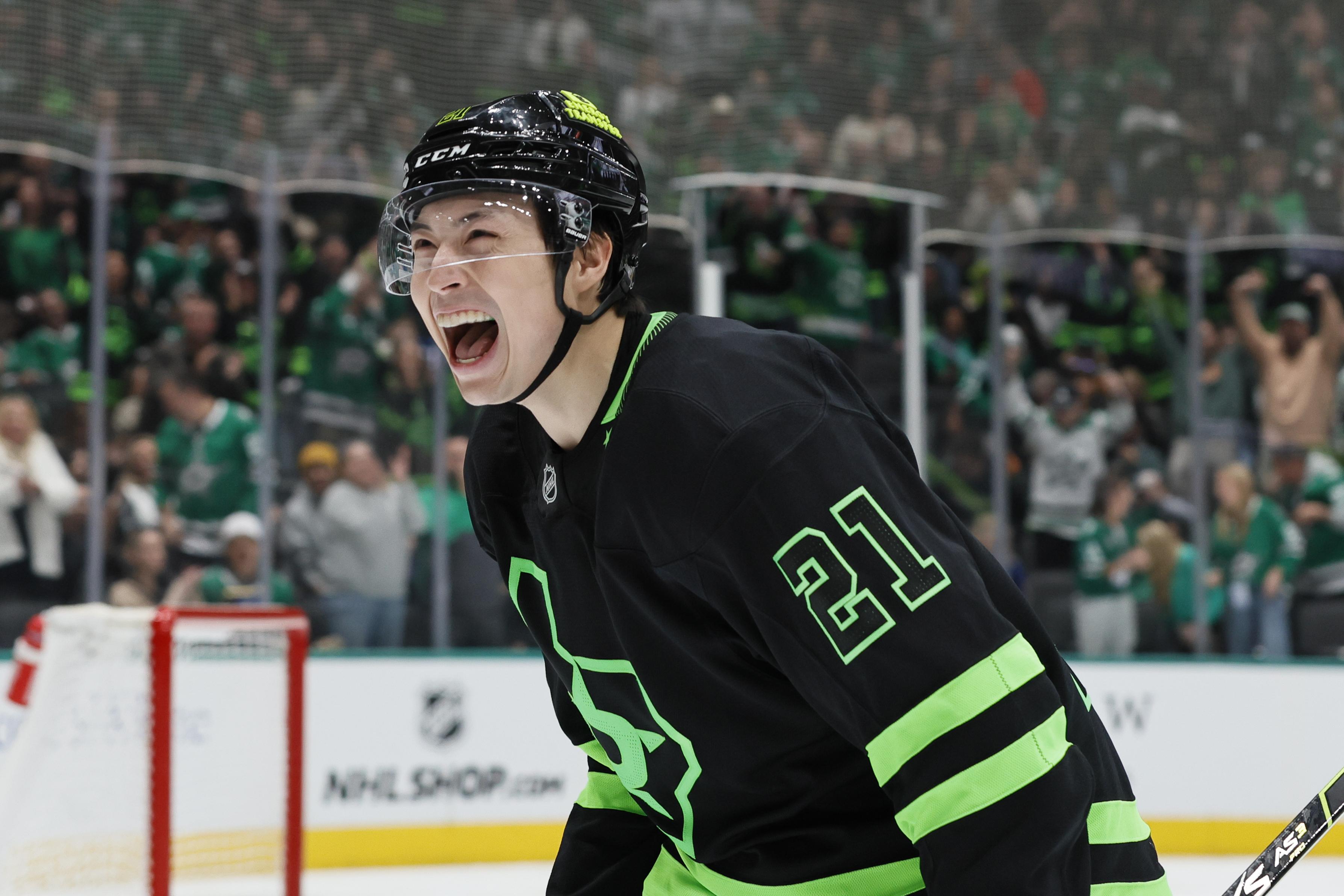 NHL: DEC 31 Sabres at Stars