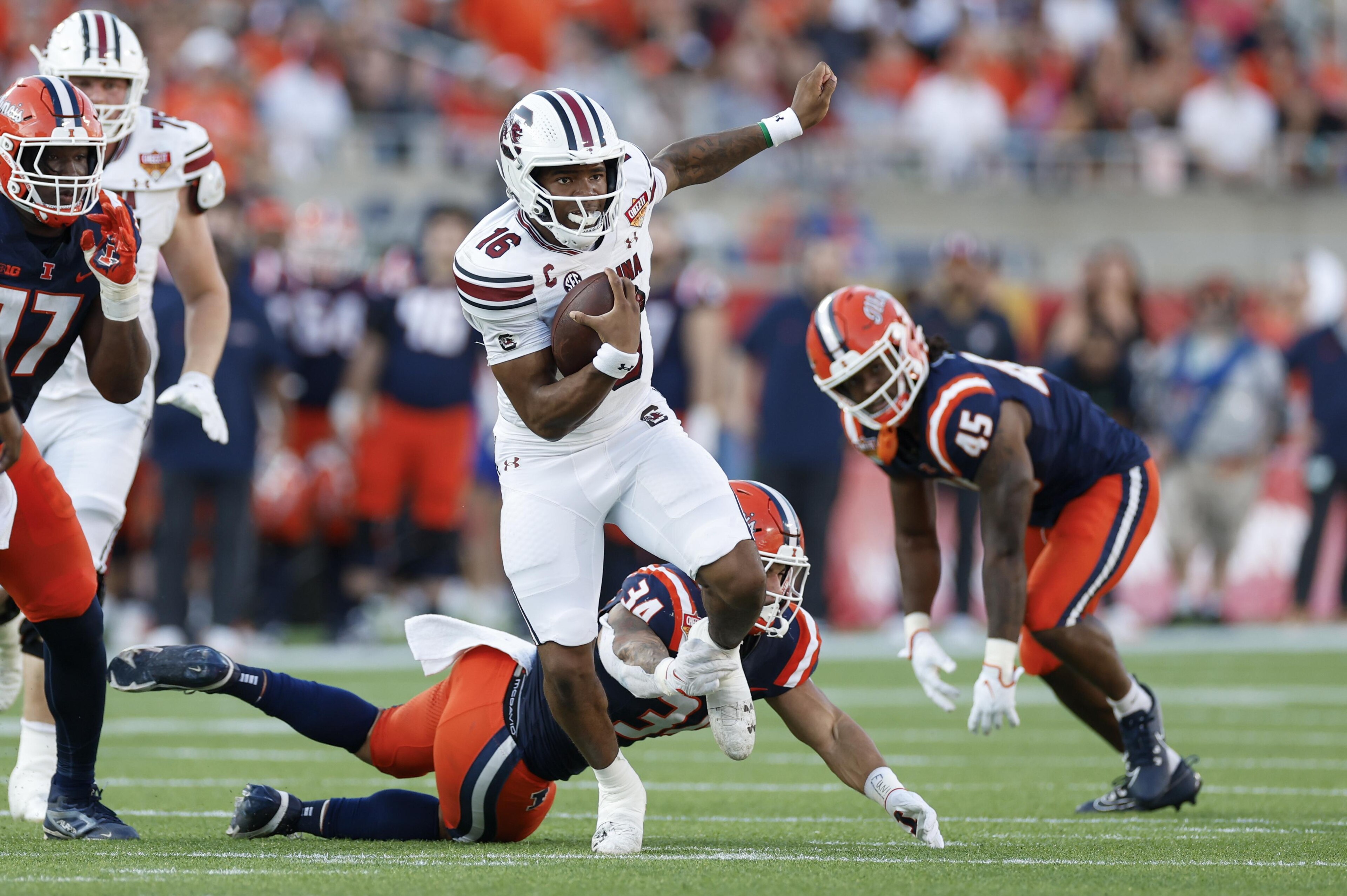 COLLEGE FOOTBALL: DEC 31 Cheez-It Citrus Bowl - South Carolina vs Illinois