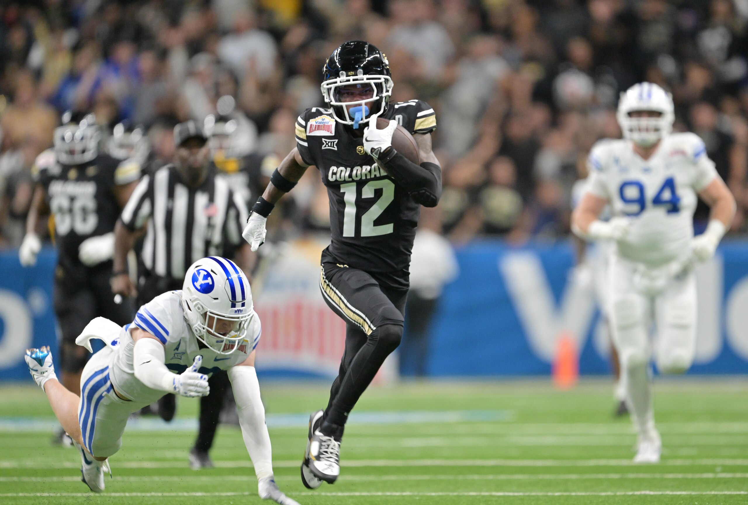 The Colorado Buffaloes play the Brigham Young Cougars in the Valero Alamo Bowl