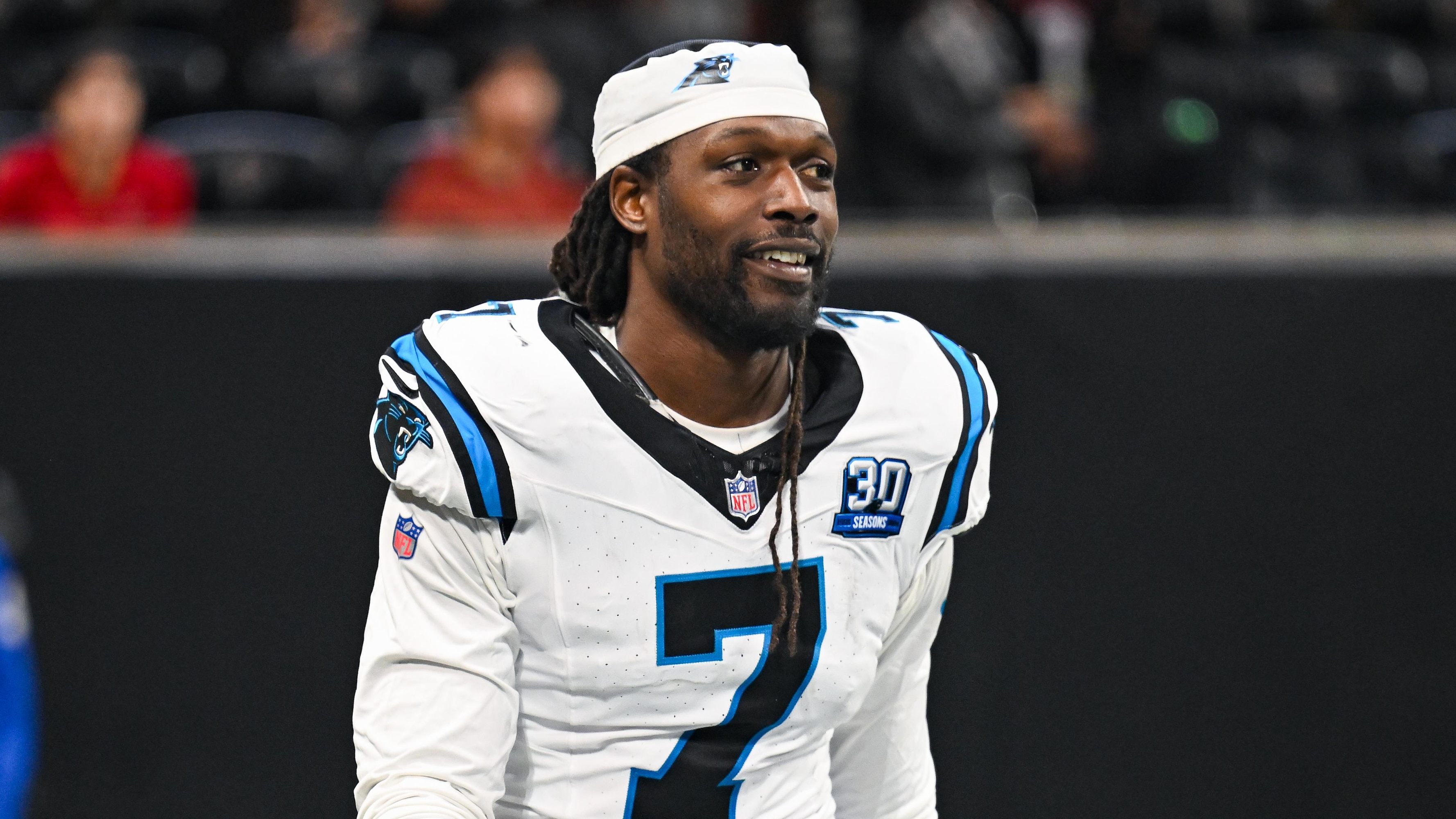COWBOYS CHAOS 🤯: Dallas shocks the NFL by signing Jadeveon Clowney at the 11th hour — but now fans are holding their breath as coaches admit he’s a last-minute game-time decision. Will the feared pass rusher finally unleash havoc at AT&T Stadium, or will he spend Sunday on the sidelines leaving Cowboys Nation in suspense? - smp