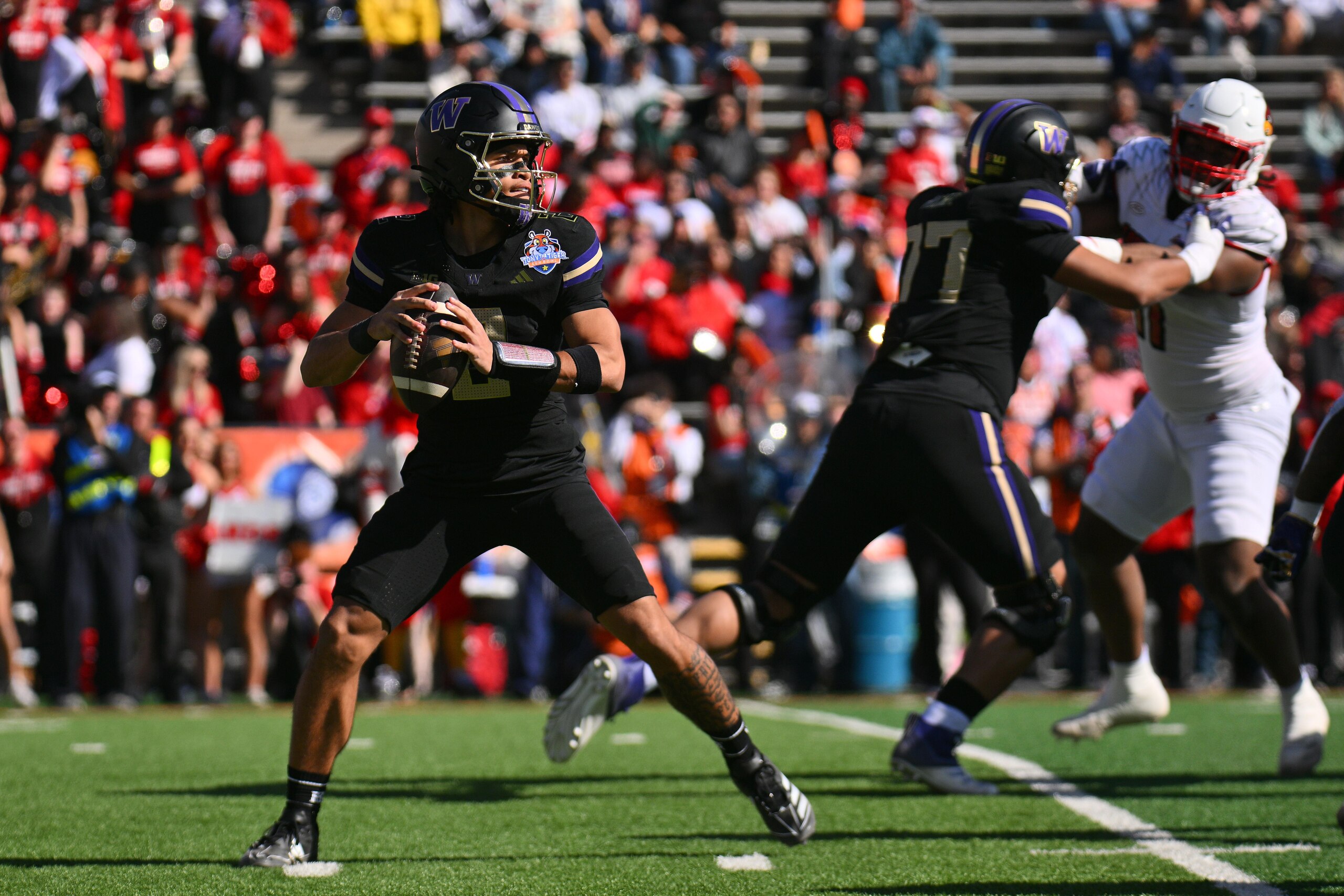 Louisville v Washington - Tony the Tiger Sun Bowl Louisville v Washington - Tony the Tiger Sun Bowl