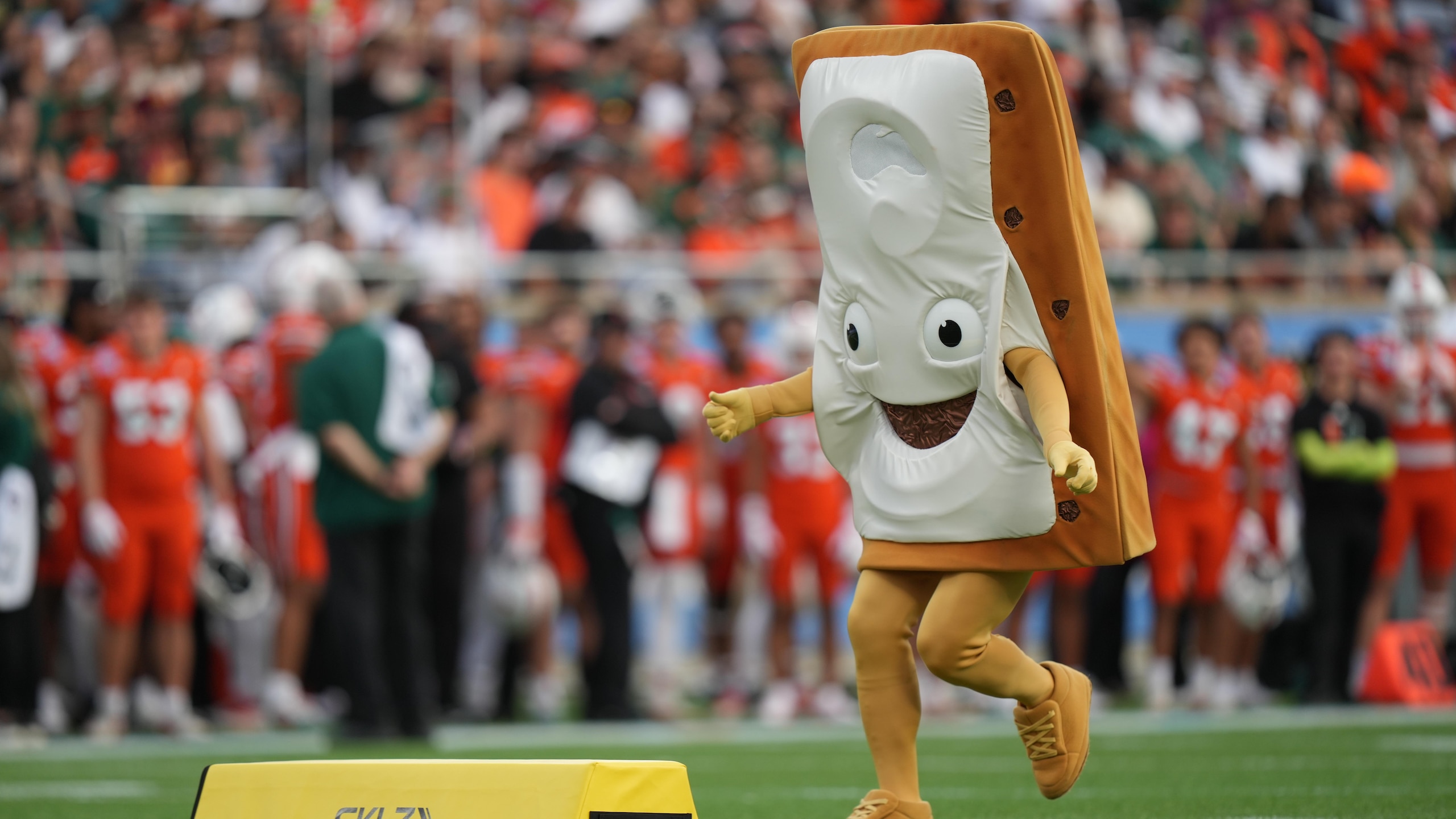 COLLEGE FOOTBALL: DEC 28 Pop-Tarts Bowl - Iowa State vs Miami