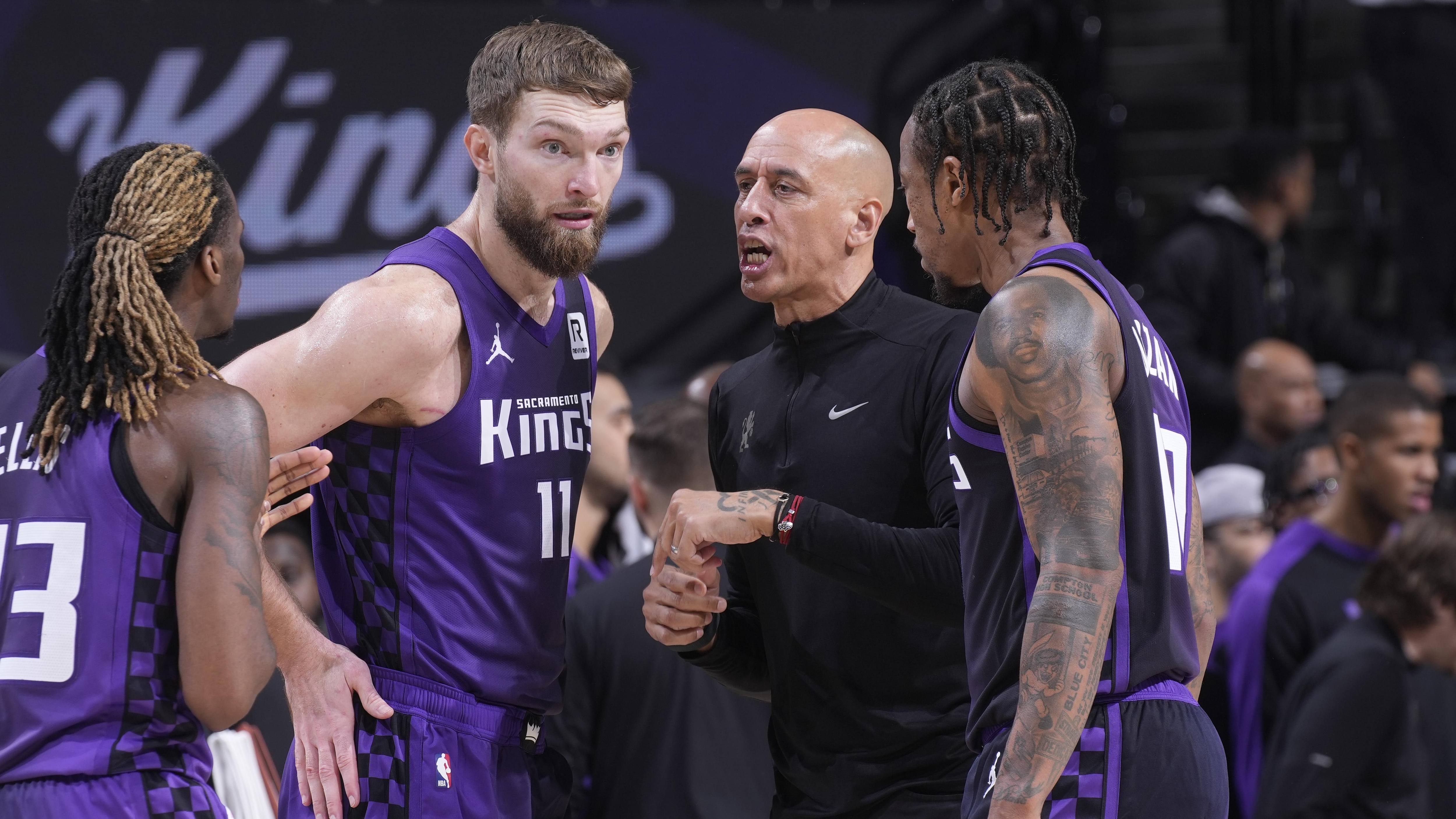 Philadelphia 76ers v Sacramento Kings