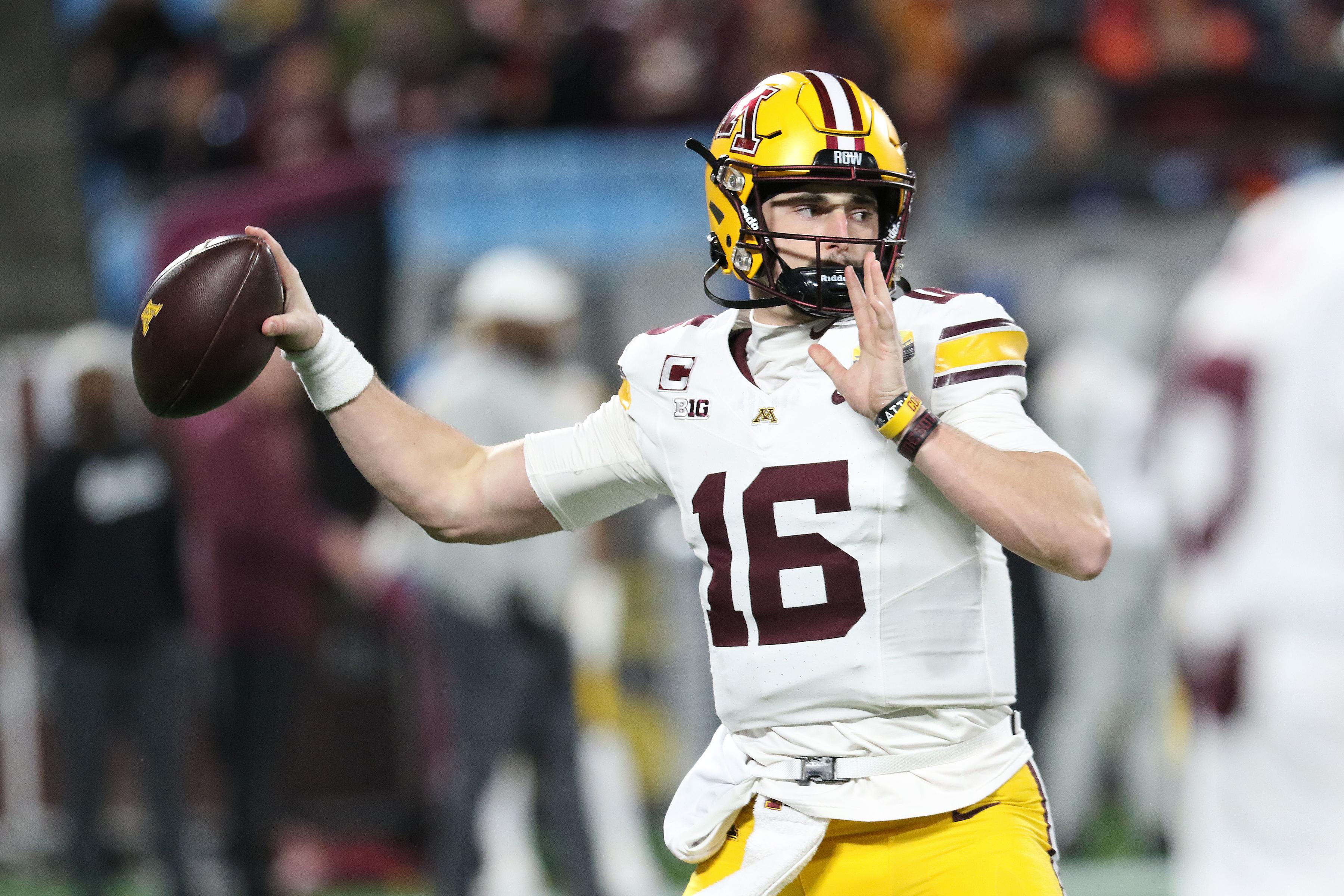 COLLEGE FOOTBALL: JAN 03 Duke's Mayo Bowl - Minnesota vs Virginia Tech