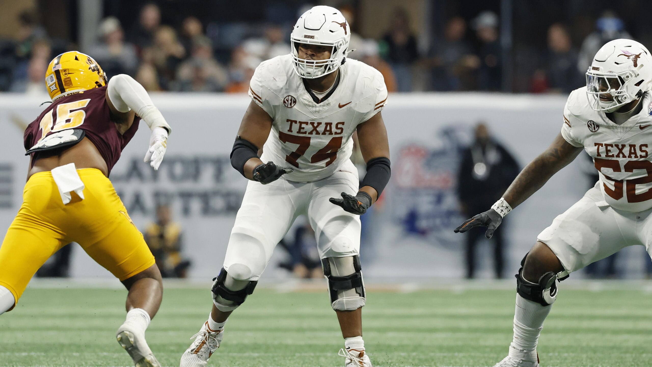 COLLEGE FOOTBALL: JAN 01 CFP Quarterfinal Chick-fil-A Peach Bowl - Texas vs Arizona State COLLEGE FOOTBALL: JAN 01 CFP Quarterfinal Chick-fil-A Peach Bowl - Texas vs Arizona State