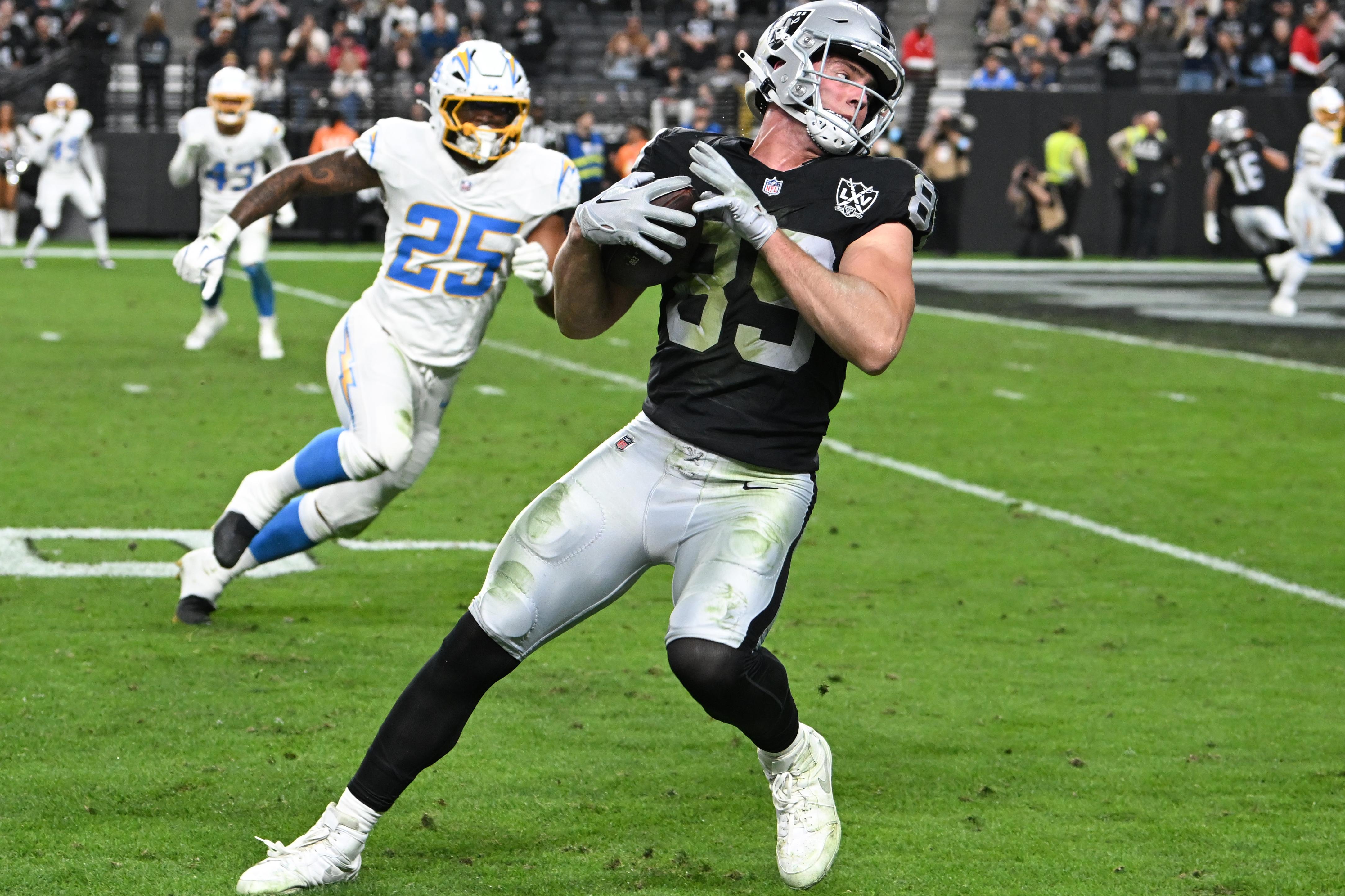 Los Angeles Chargers v Las Vegas Raiders