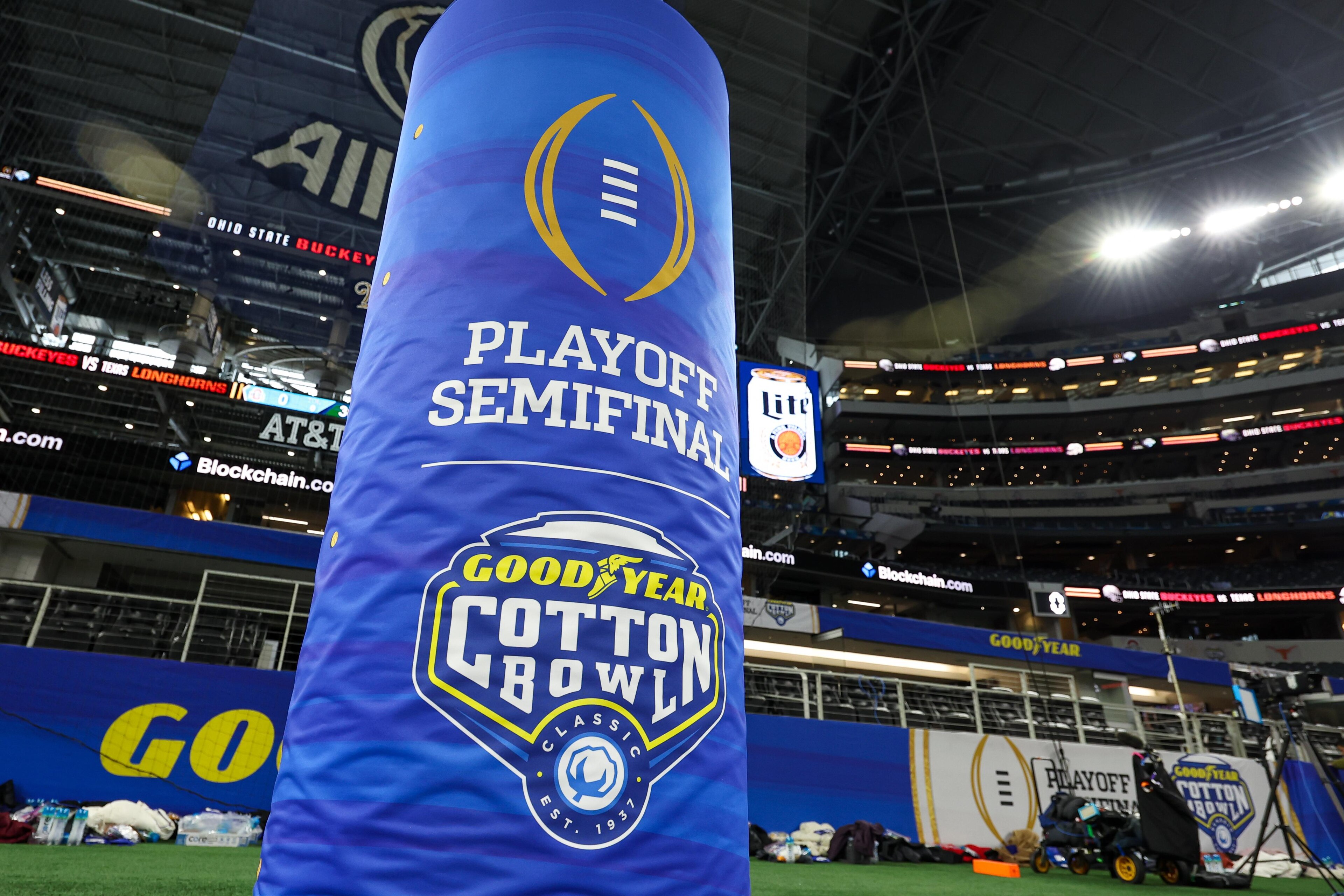 COLLEGE FOOTBALL: JAN 10 CFP Semifinal Cotton Bowl Classic - Ohio State vs Texas COLLEGE FOOTBALL: JAN 10 CFP Semifinal Cotton Bowl Classic - Ohio State vs Texas