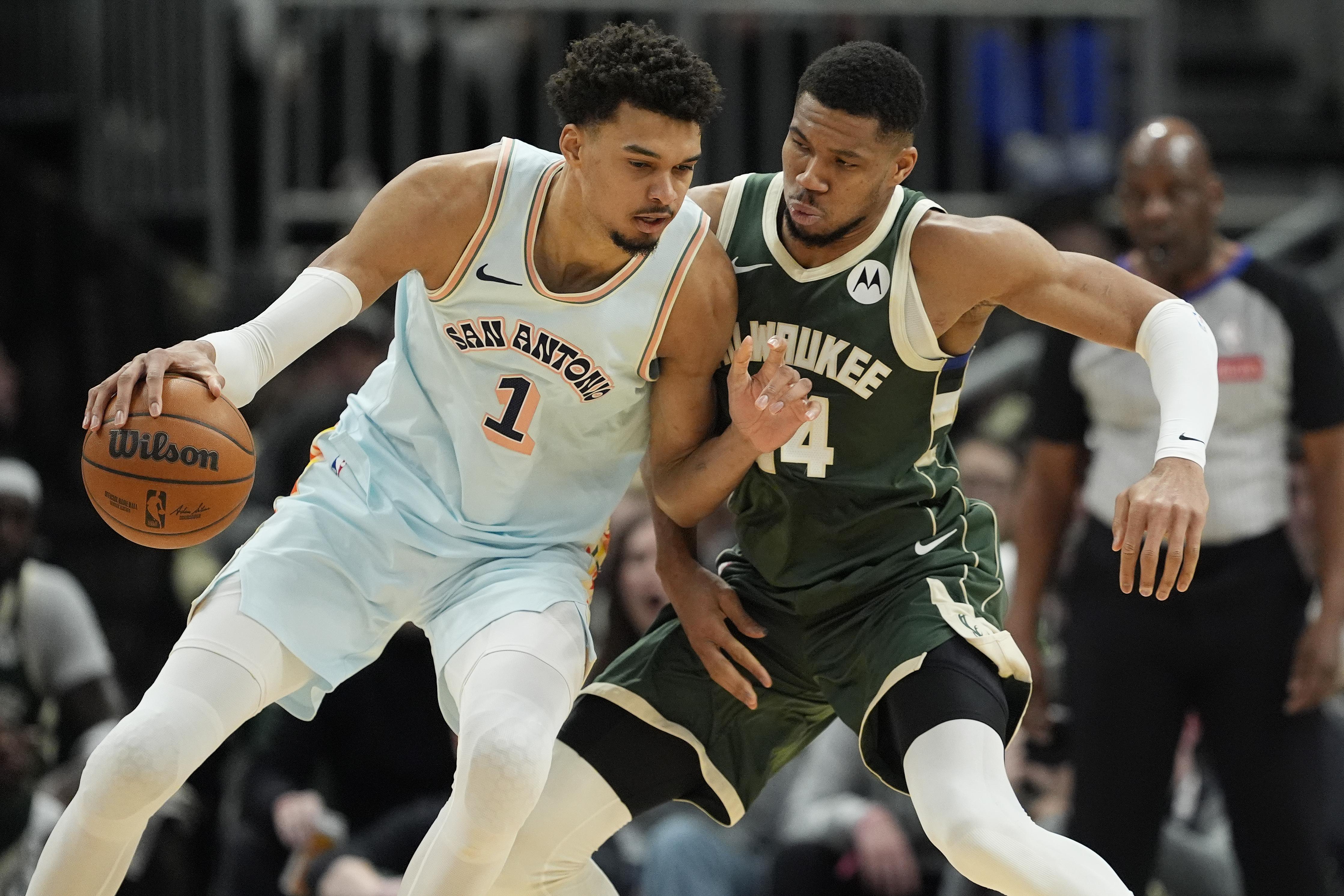 San Antonio Spurs v Milwaukee Bucks San Antonio Spurs v Milwaukee Bucks
