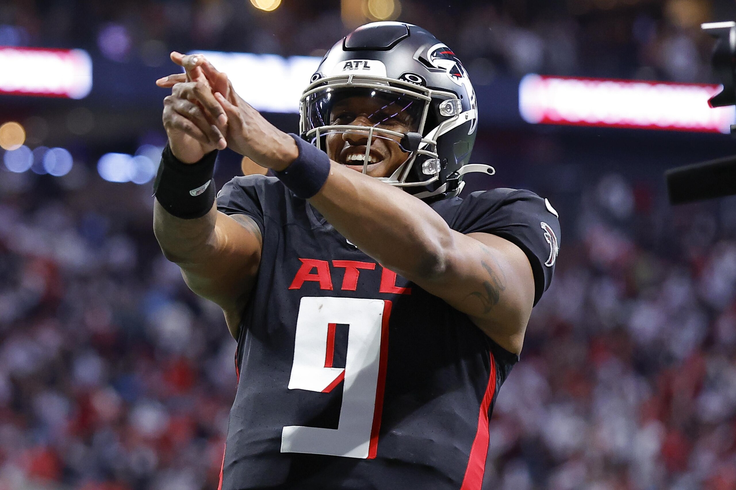 Carolina Panthers v Atlanta Falcons Carolina Panthers v Atlanta Falcons
