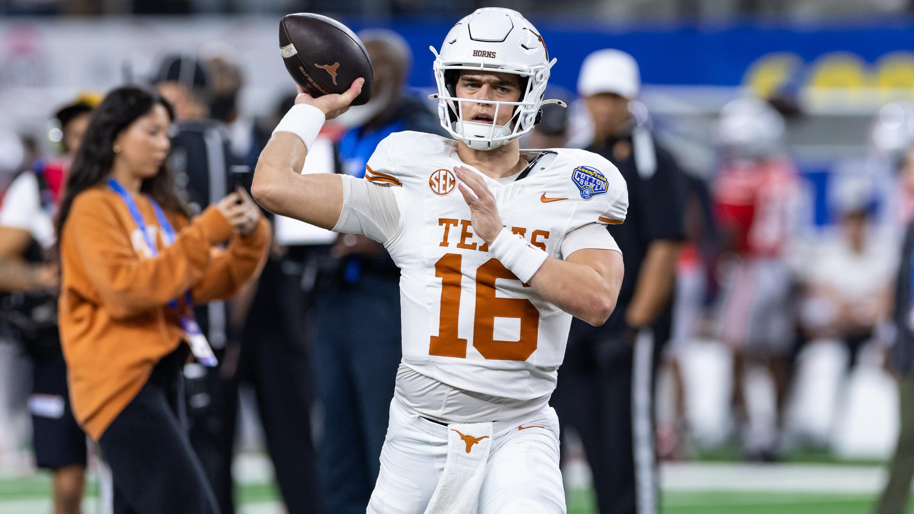 Arch Manning, Texas Hype Doubted By Steve Spurrier After Sitting Behind Quinn Ewers