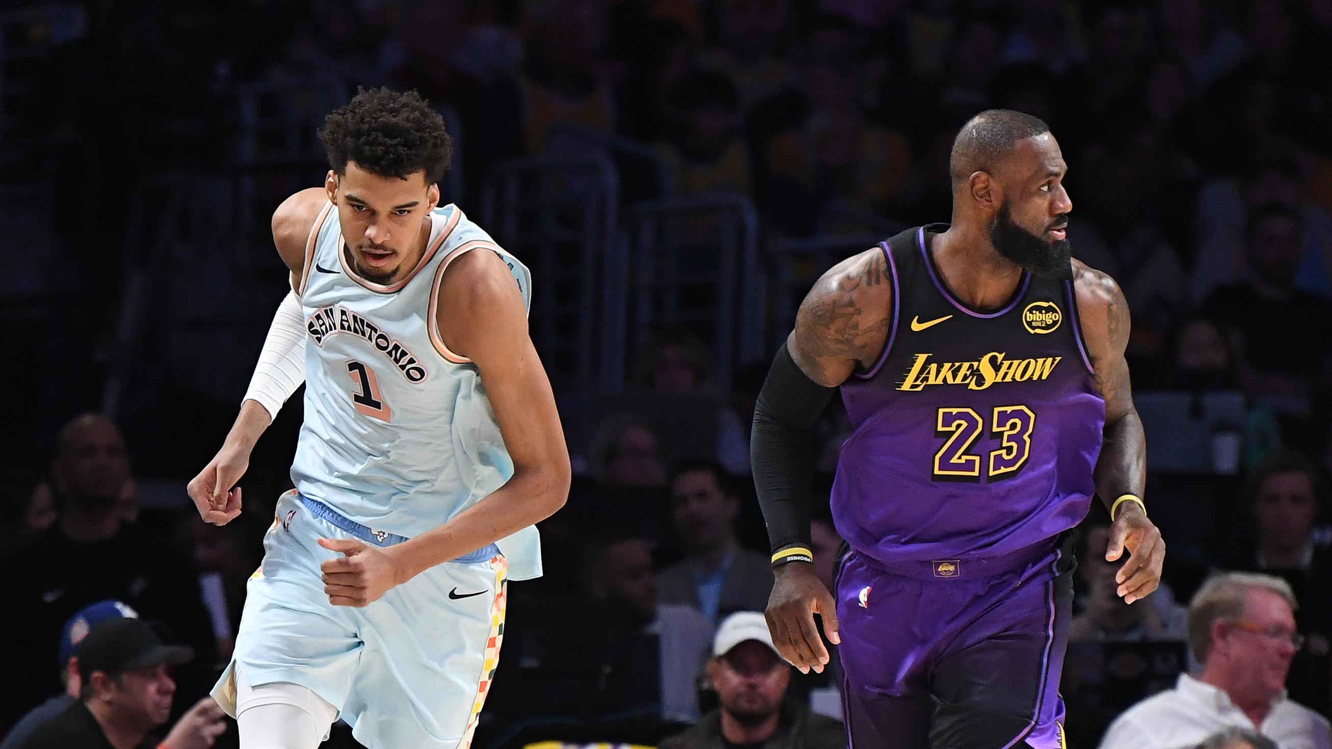 San Antonio Spurs v Los Angeles Lakers