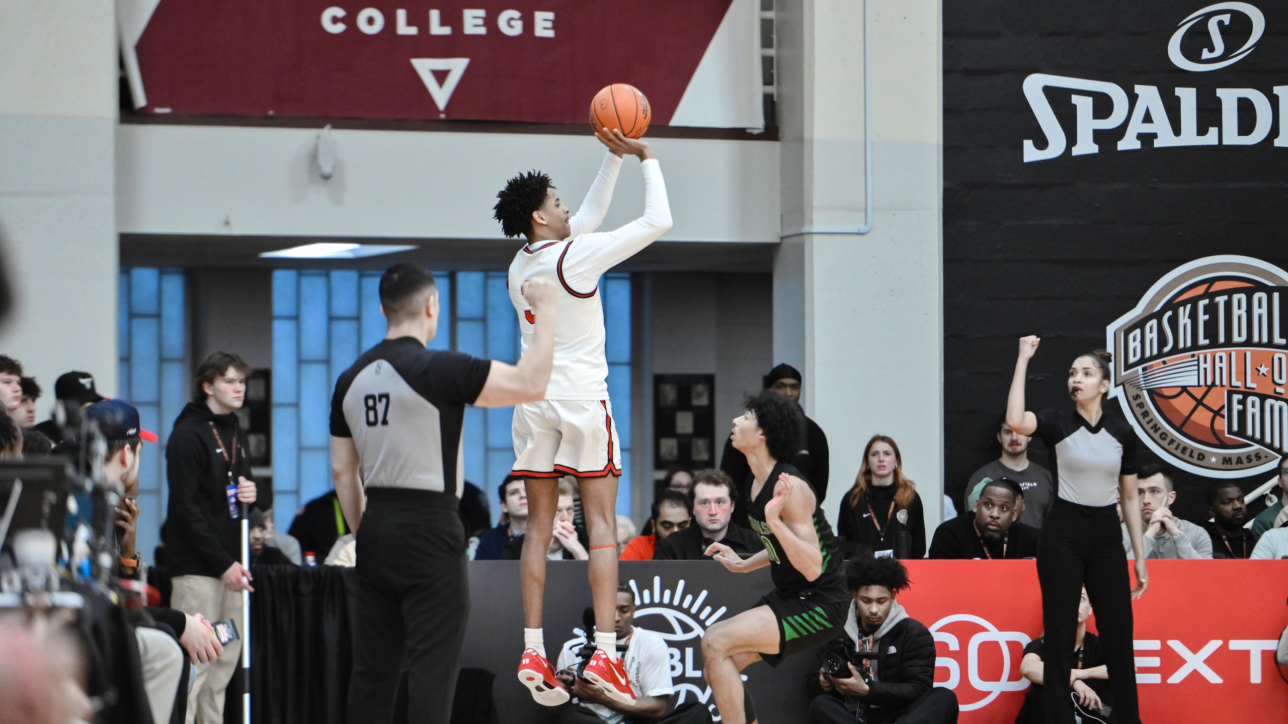 HIGH SCHOOL BASKETBALL: JAN 19 Spalding Hoophall Classic - Long Island Lutheran vs Arizona Compass Prep