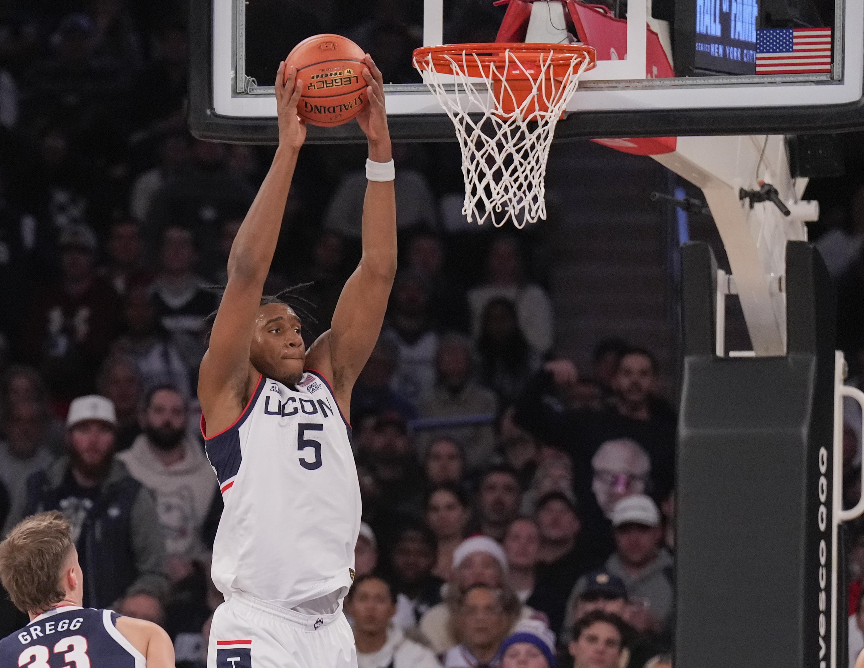 Hall of Fame Series: Gonzaga v Connecticut