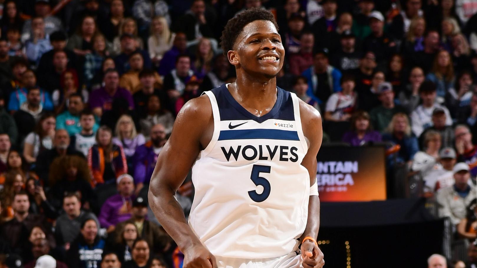 Minnesota Timberwolves v Phoenix Suns