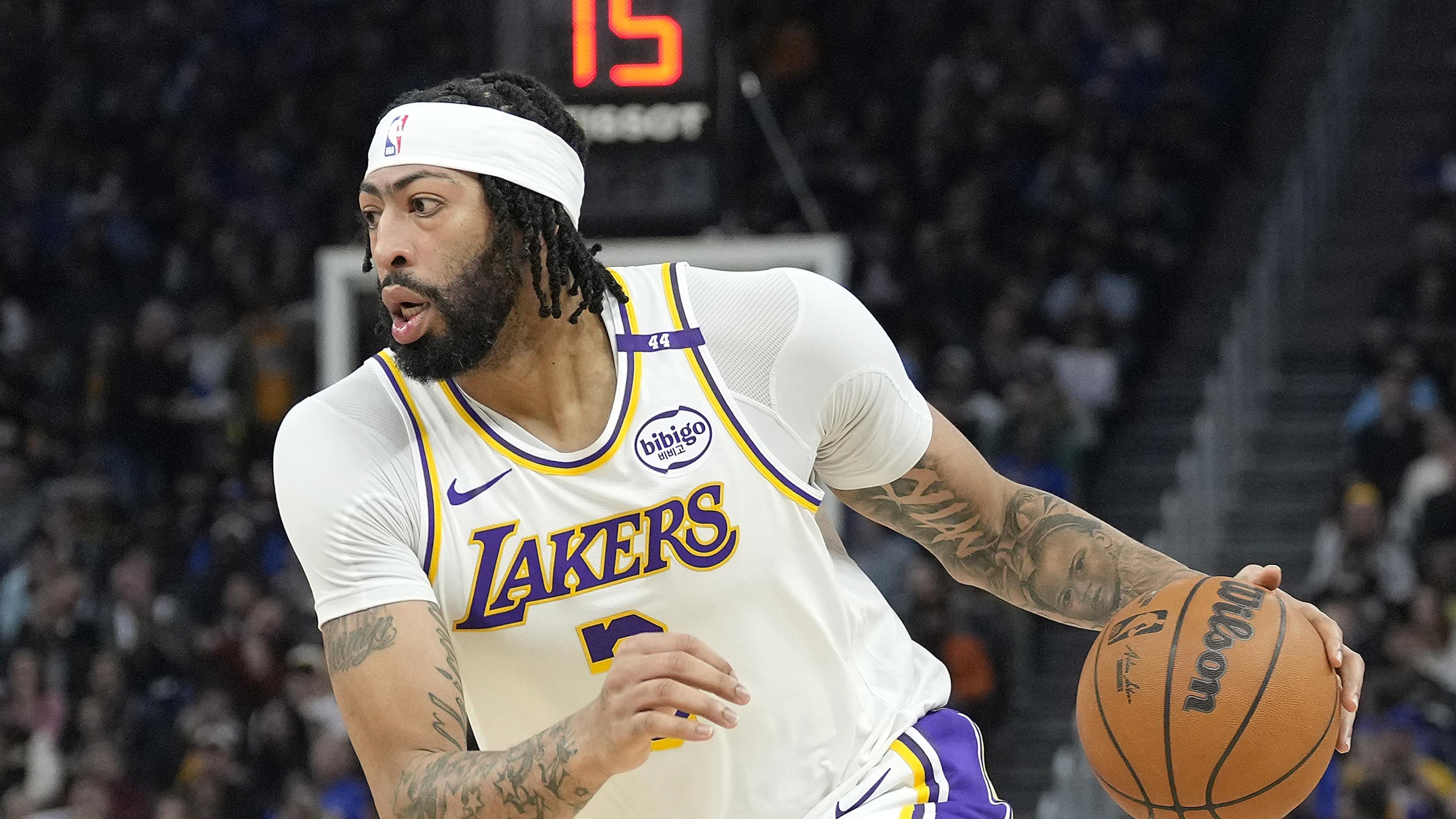 Los Angeles Lakers v Golden State Warriors Los Angeles Lakers v Golden State Warriors
