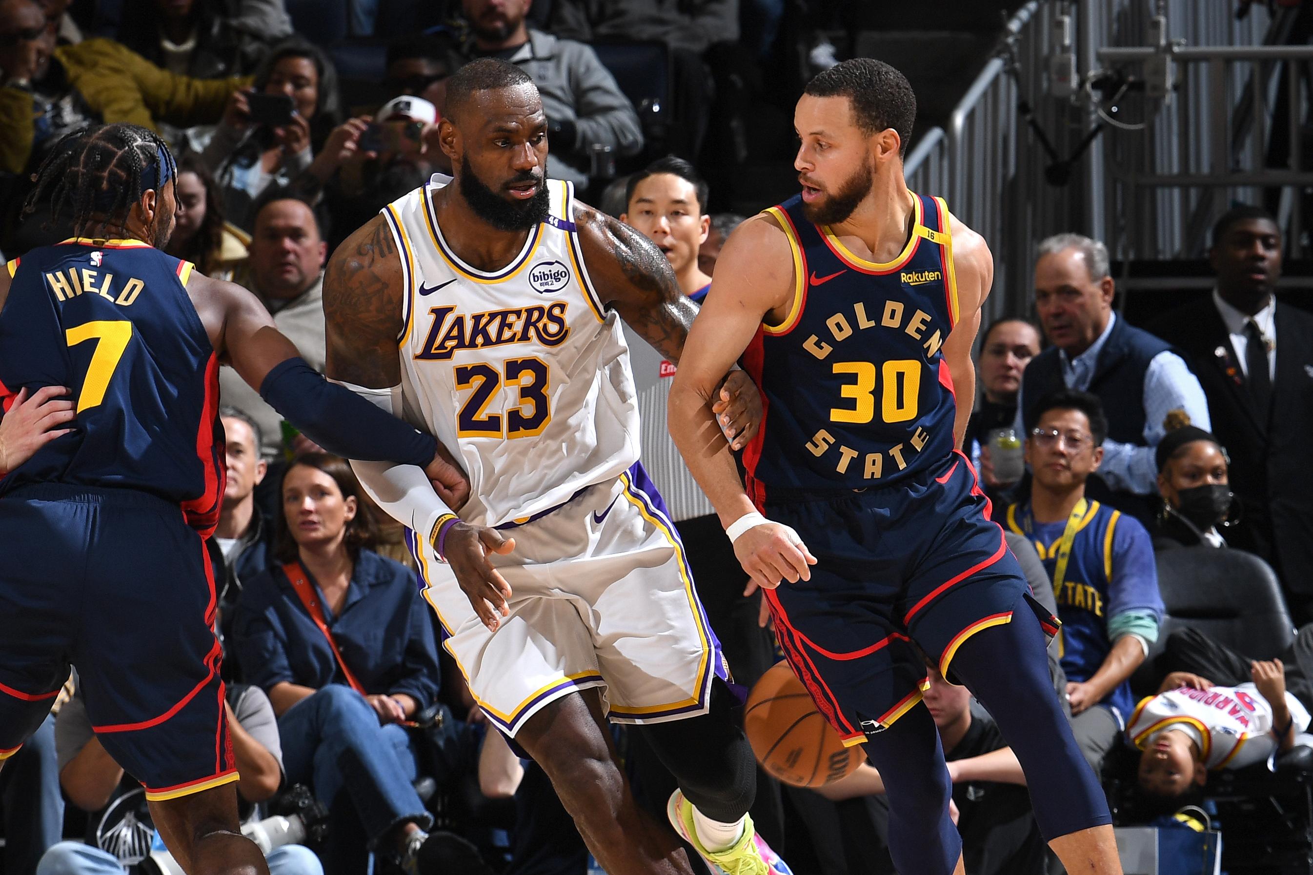 Los Angeles Lakers v Golden State Warriors