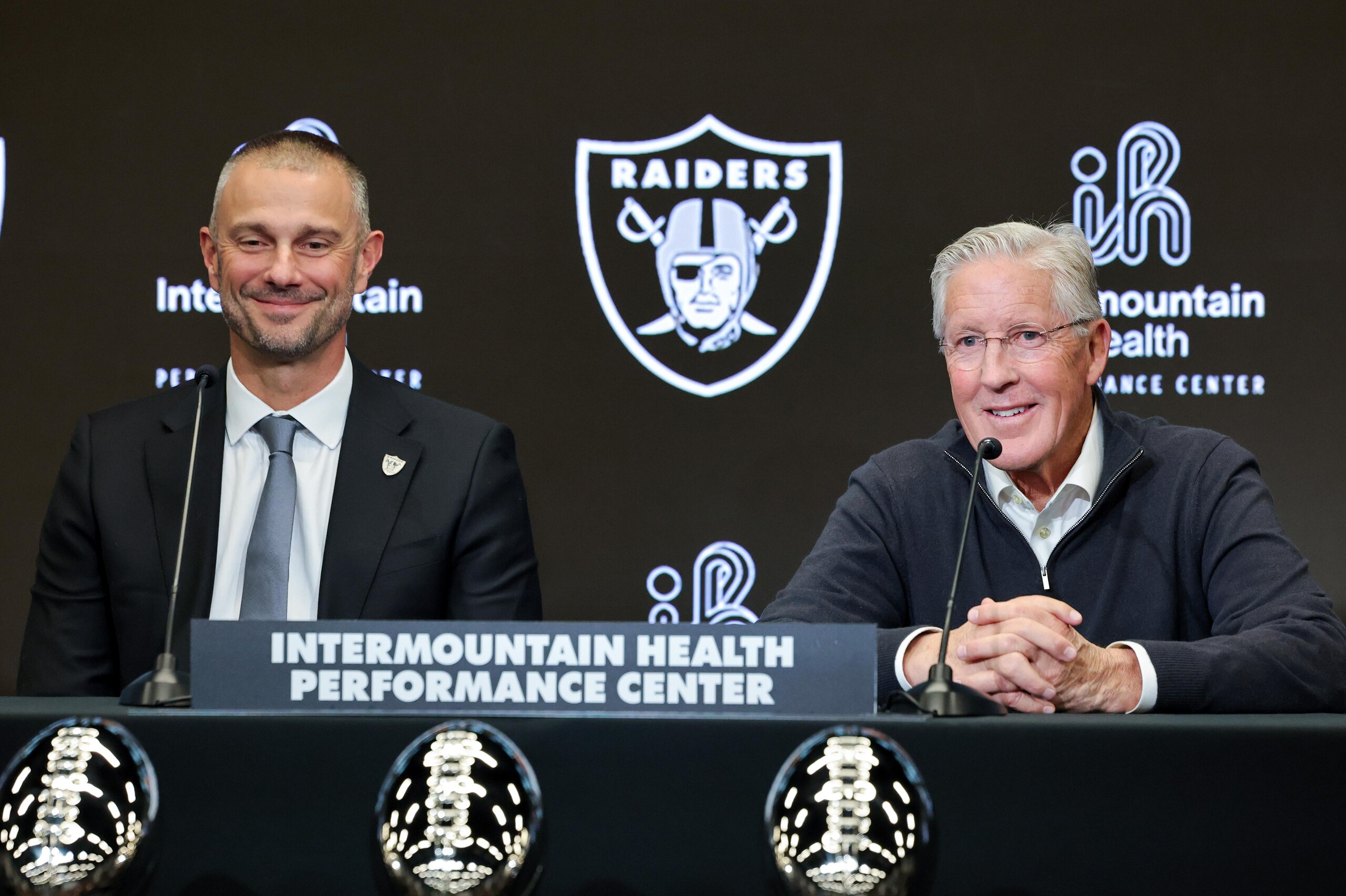 Las Vegas Raiders Introduce Pete Carrollย As Head Coach, John Spytekย As General Manager Las Vegas Raiders Introduce Pete Carrollย As Head Coach, John Spytekย As General Manager