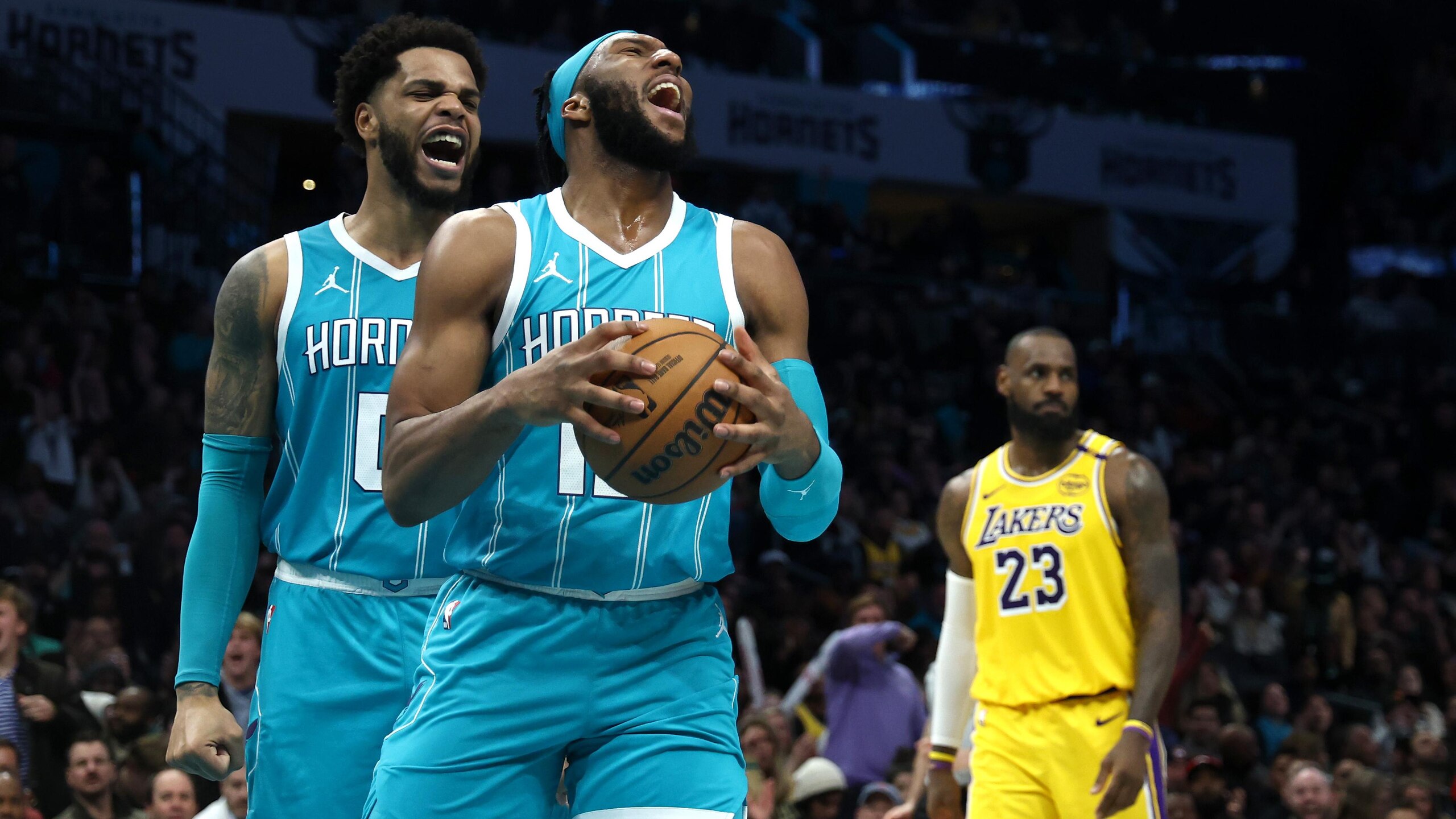 Los Angeles Lakers v Charlotte Hornets