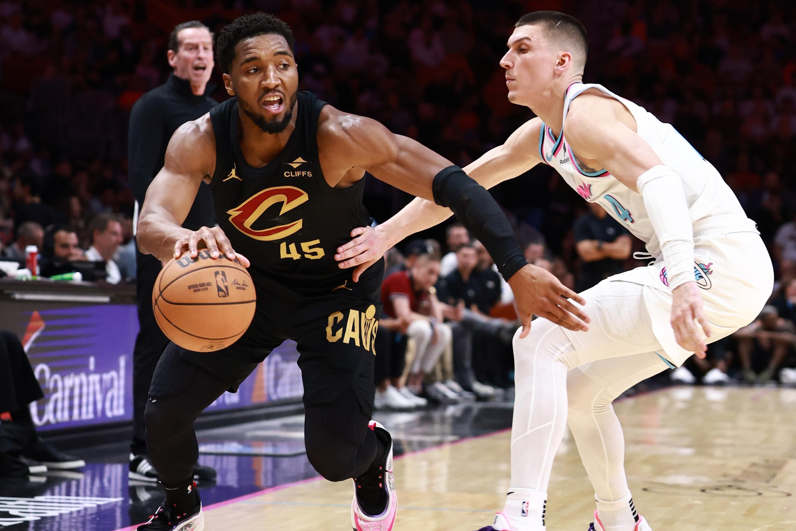 Cleveland Cavaliers v Miami Heat Cleveland Cavaliers v Miami Heat