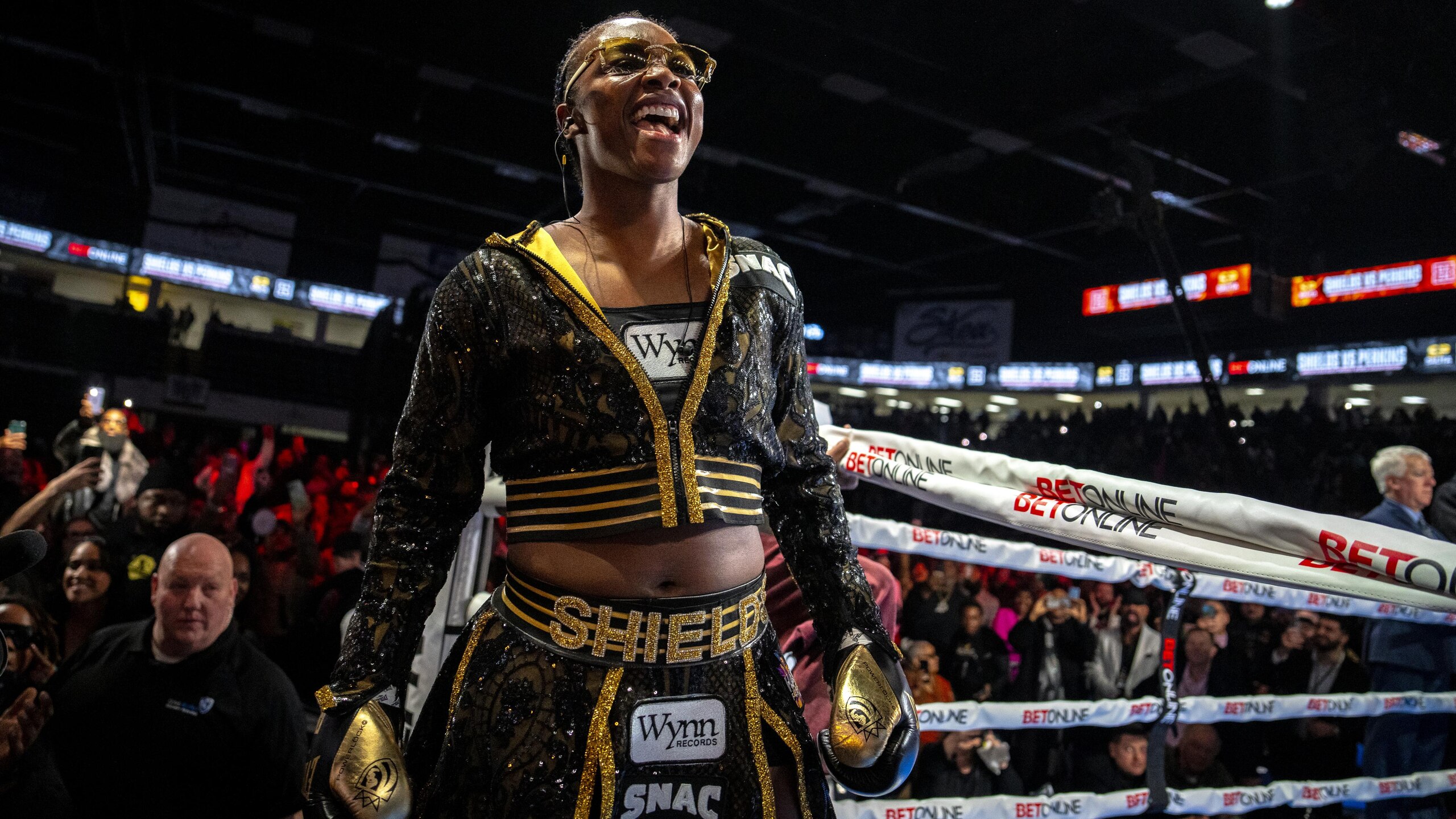 Claressa Shields v Danielle Perkins