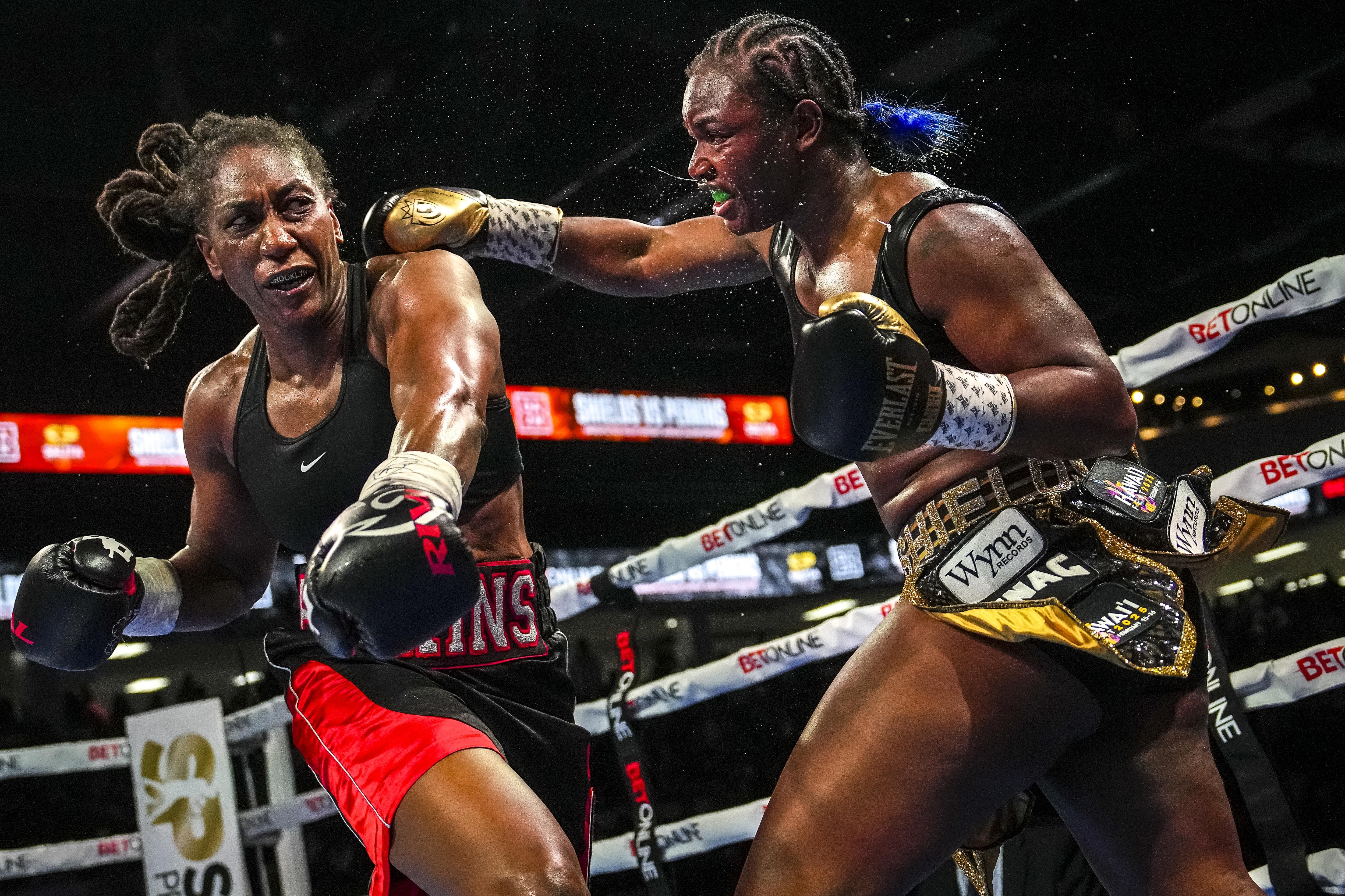 Claressa Shields v Danielle Perkins