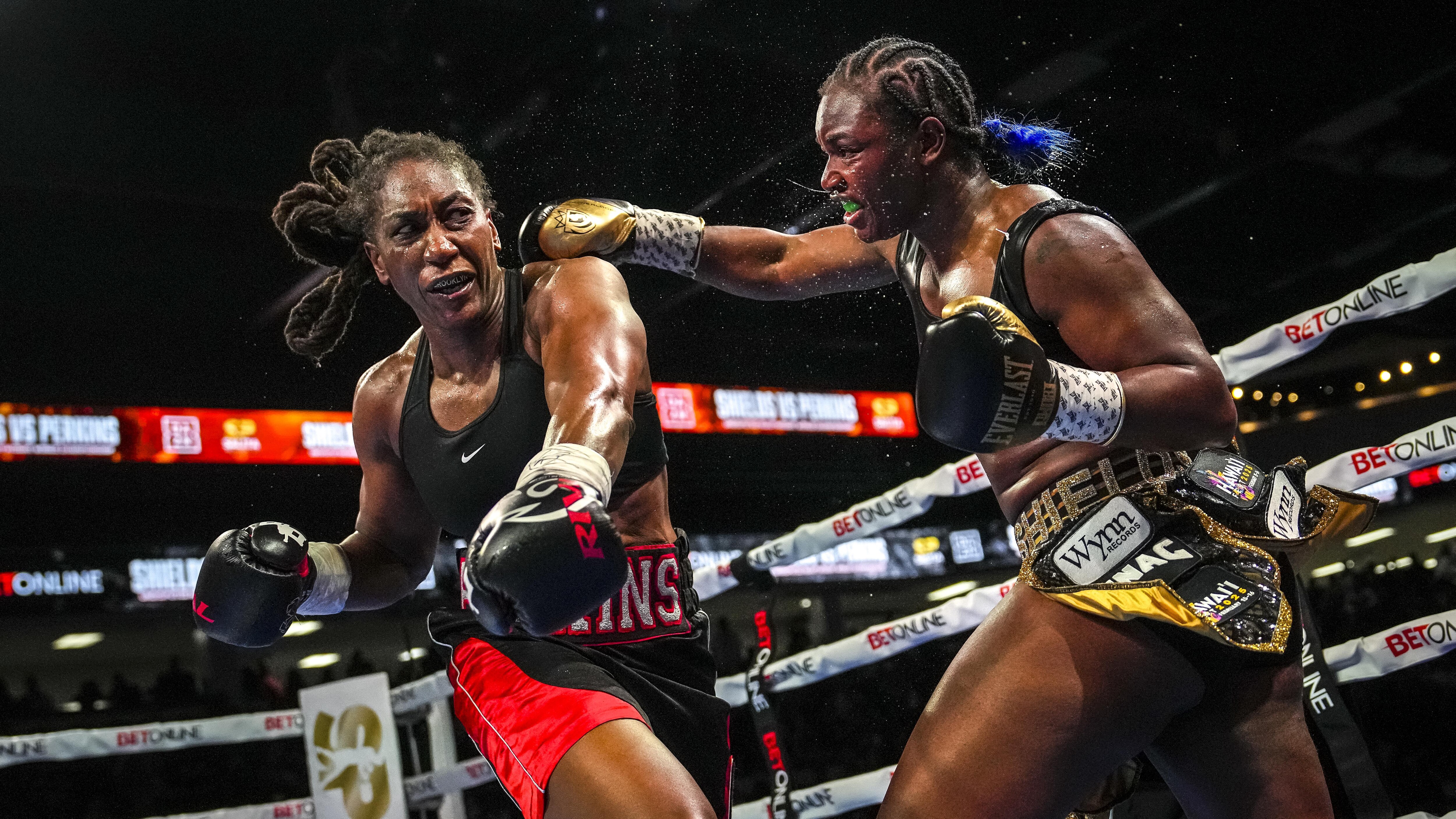 Claressa Shields v Danielle Perkins