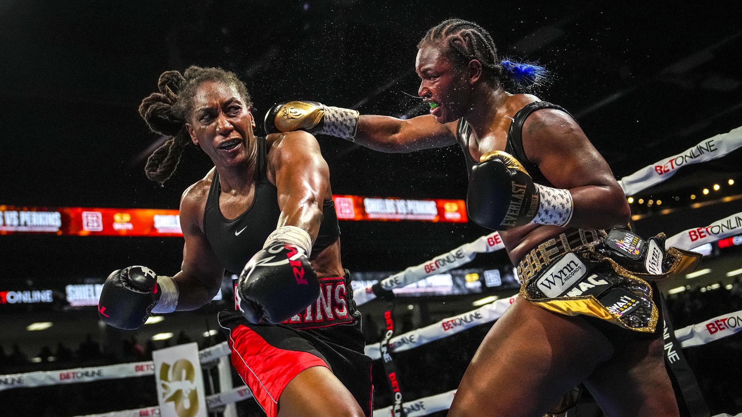 Claressa Shields v Danielle Perkins