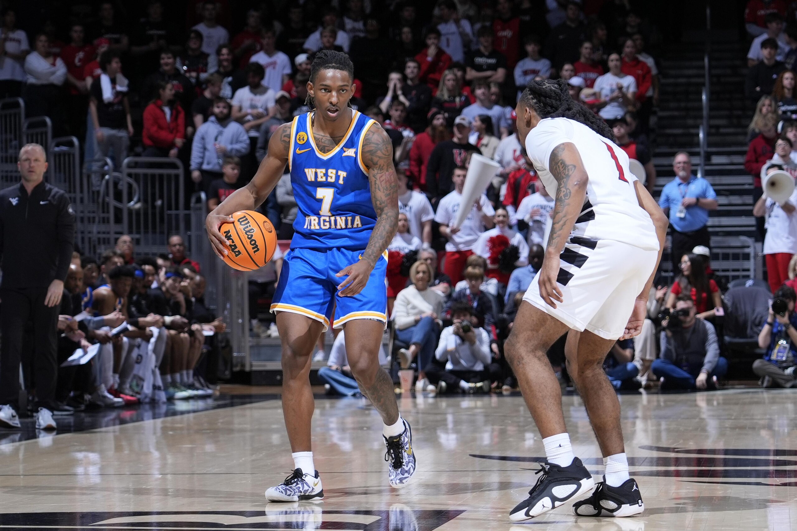 COLLEGE BASKETBALL: FEB 02 West Virginia at Cincinnati