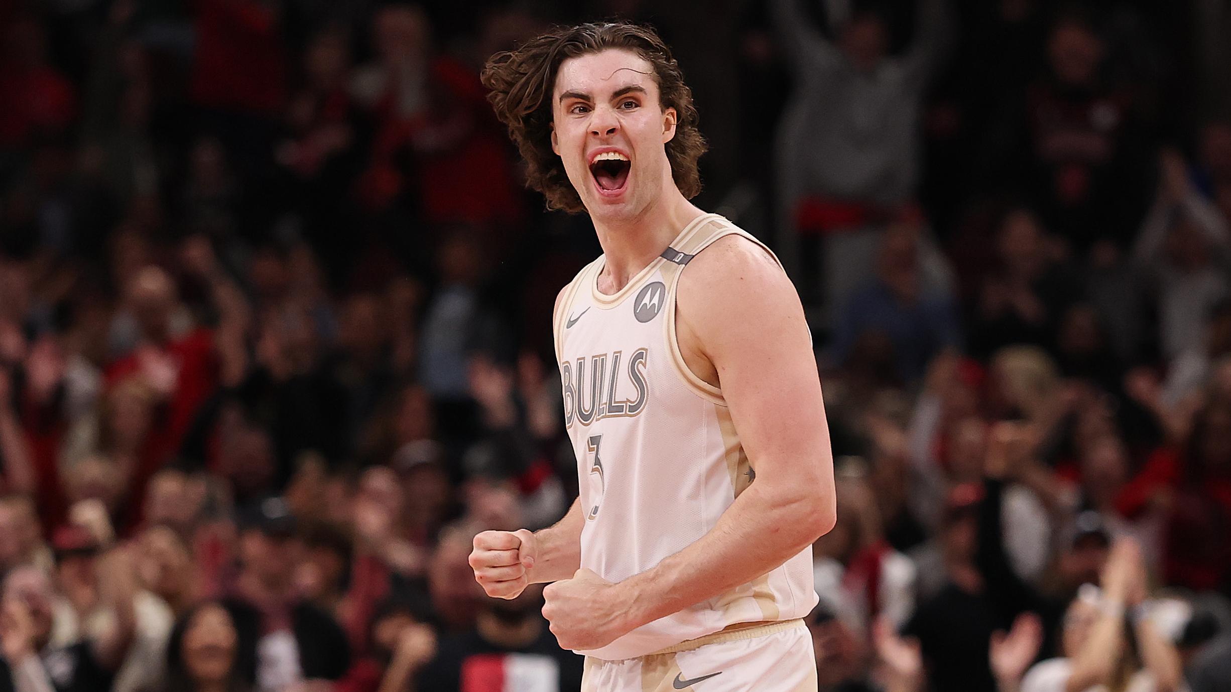 Milwaukee Bucks v Chicago Bulls