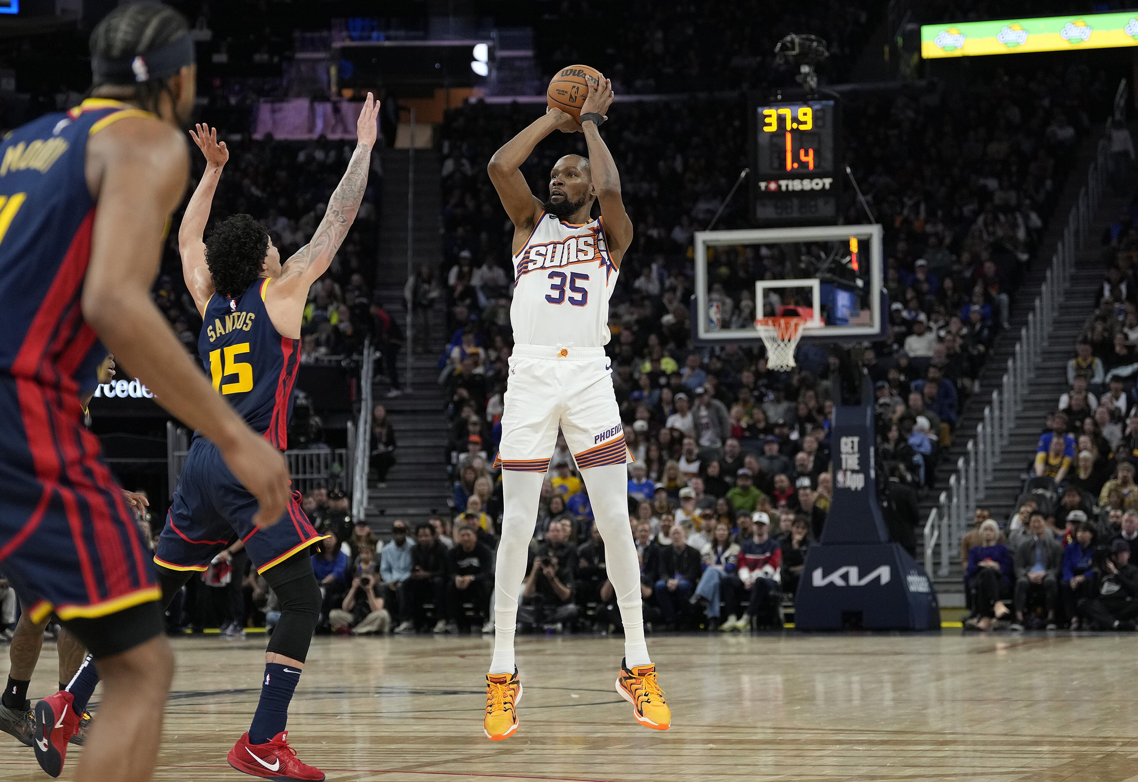 Phoenix Suns v Golden State Warriors
