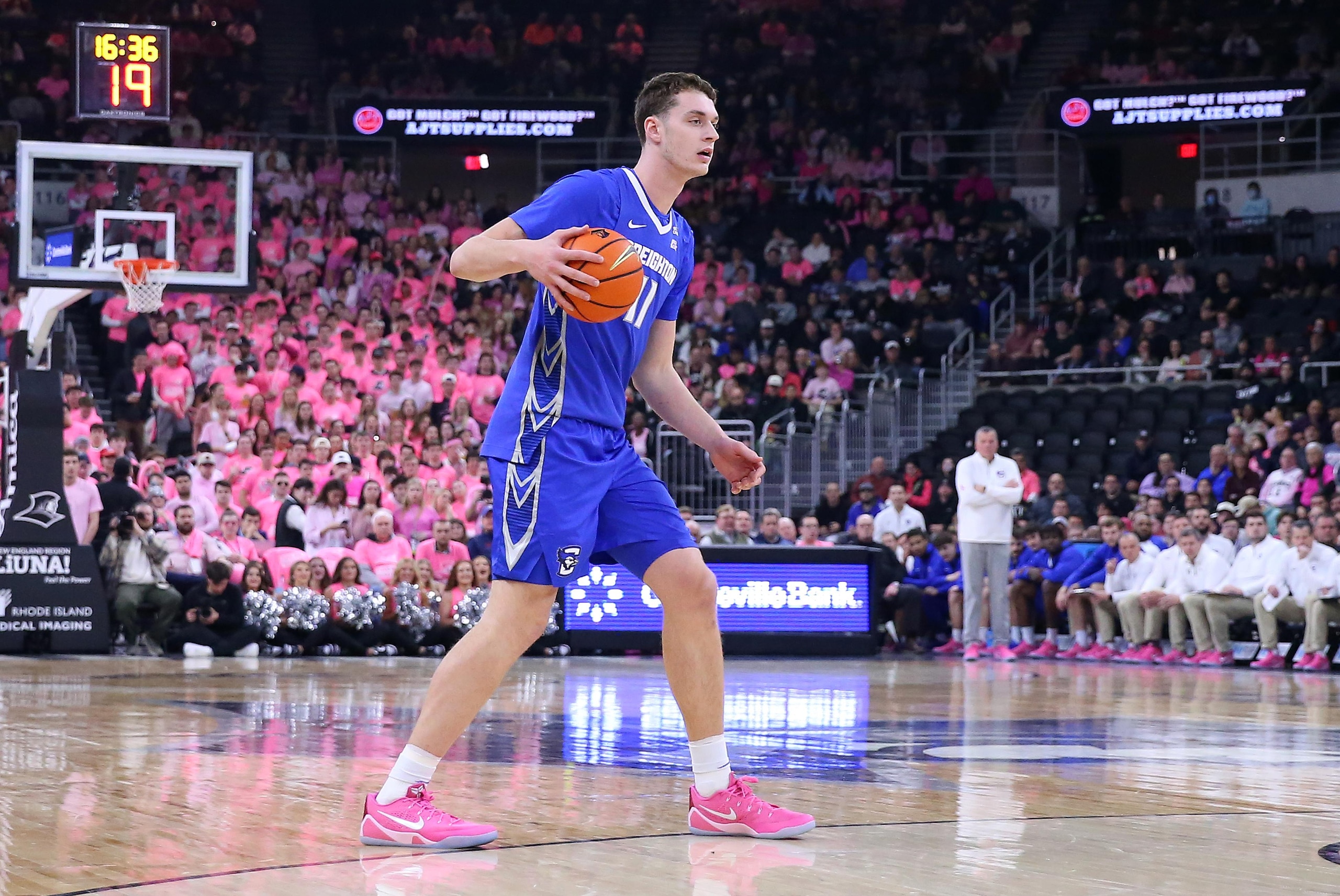 COLLEGE BASKETBALL: FEB 05 Creighton at Providence