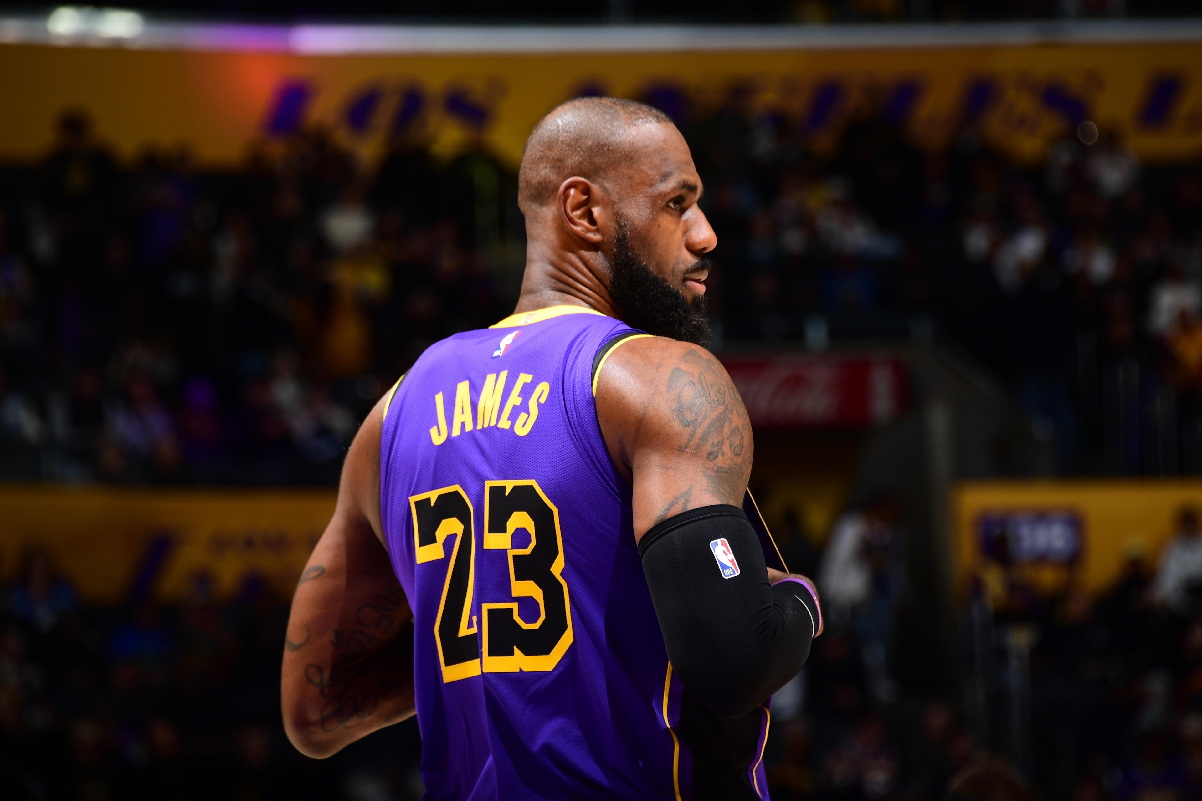 Golden State Warriors v Los Angeles Lakers