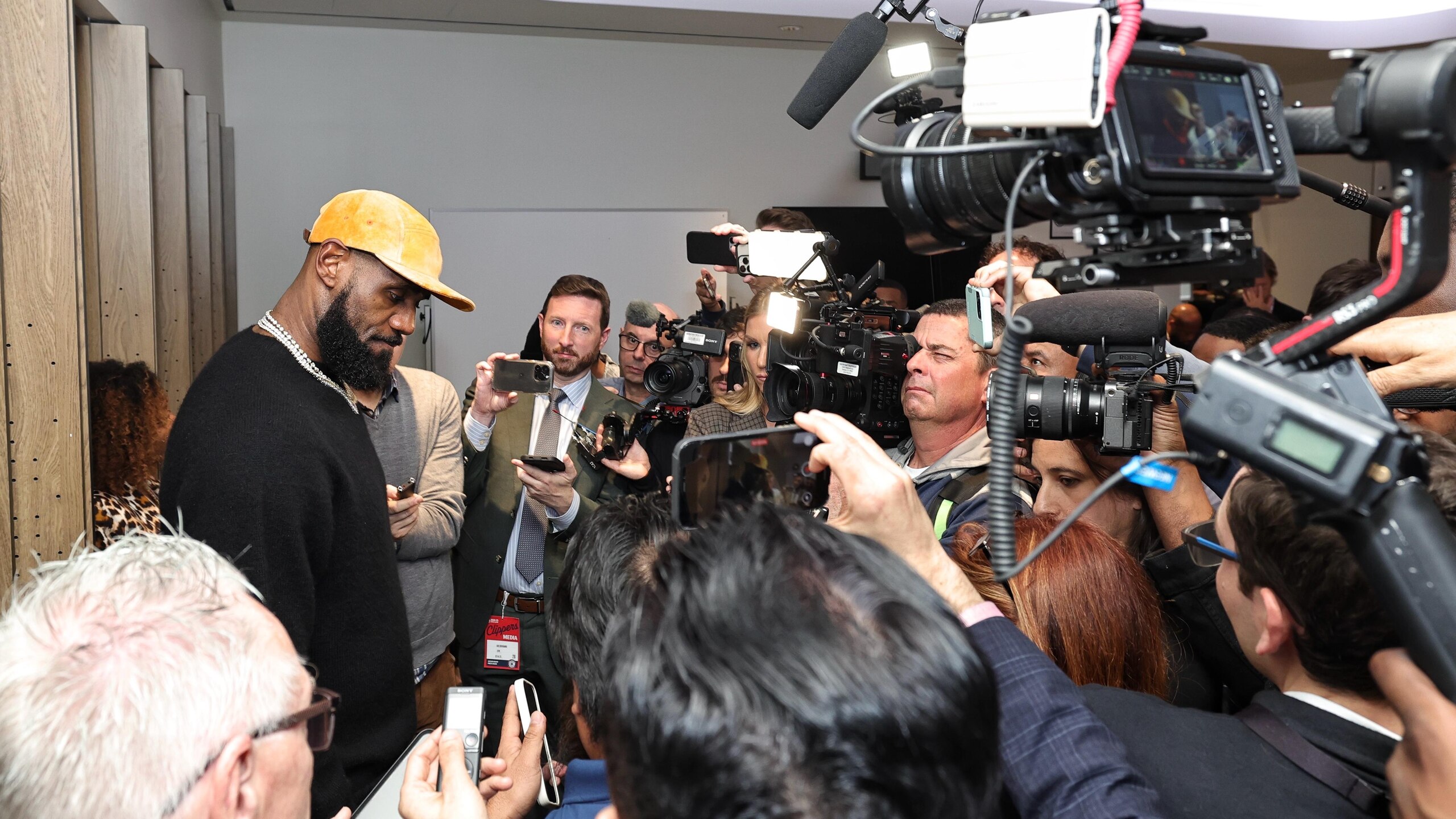 Los Angeles Lakers v LA Clippers Los Angeles Lakers v LA Clippers
