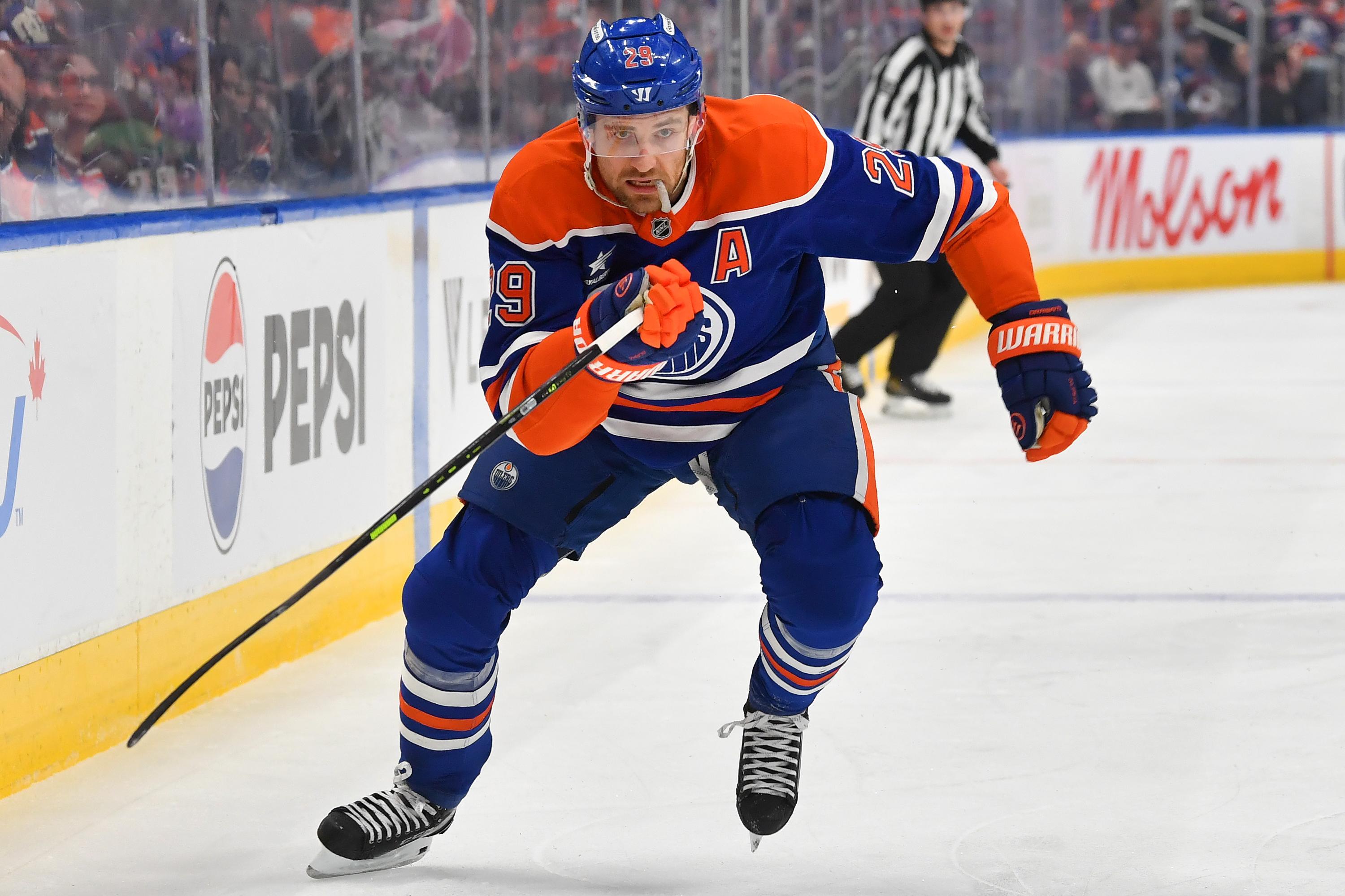 Colorado Avalanche v Edmonton Oilers