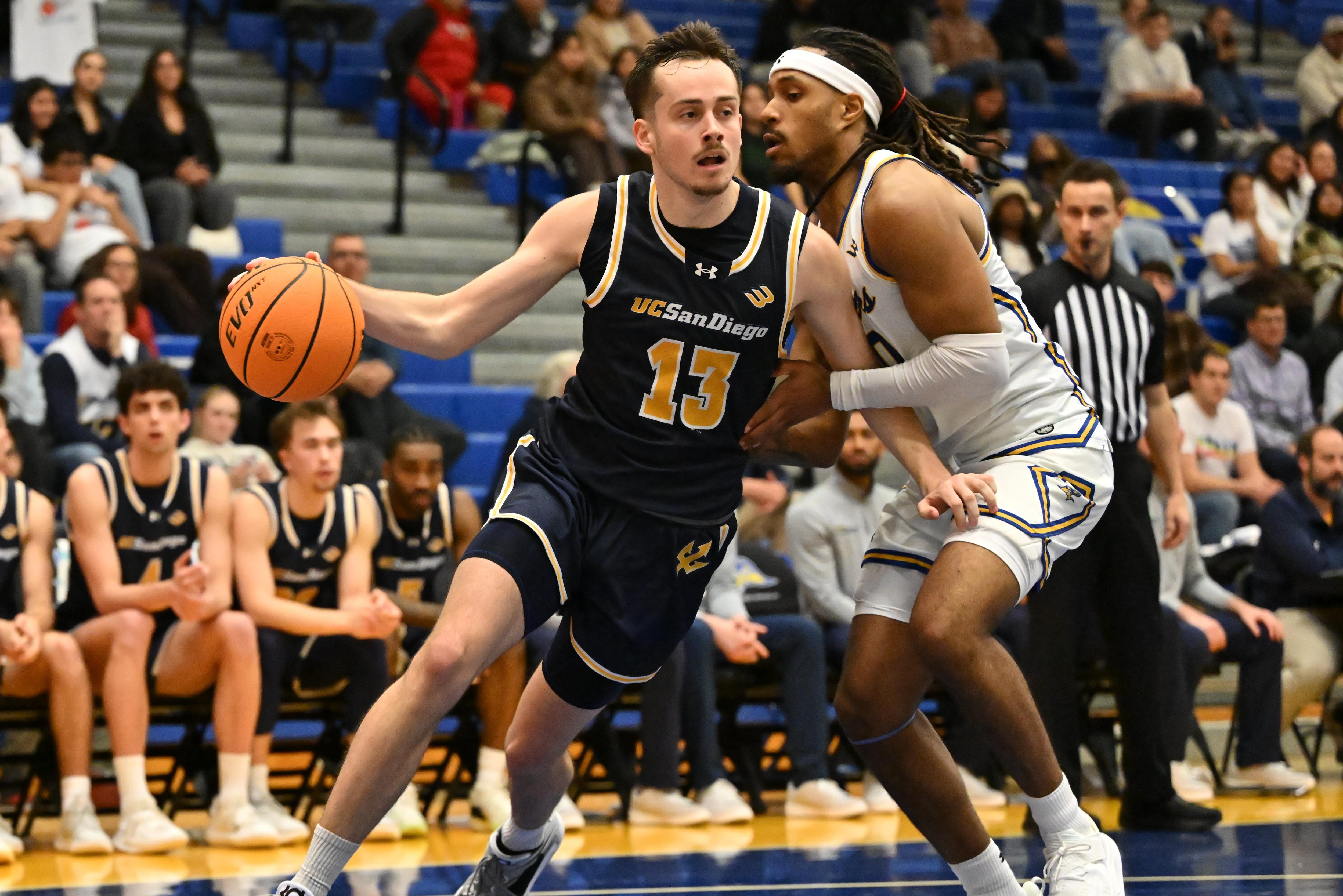 COLLEGE BASKETBALL: FEB 13 UCSD at Cal State Bakersfield