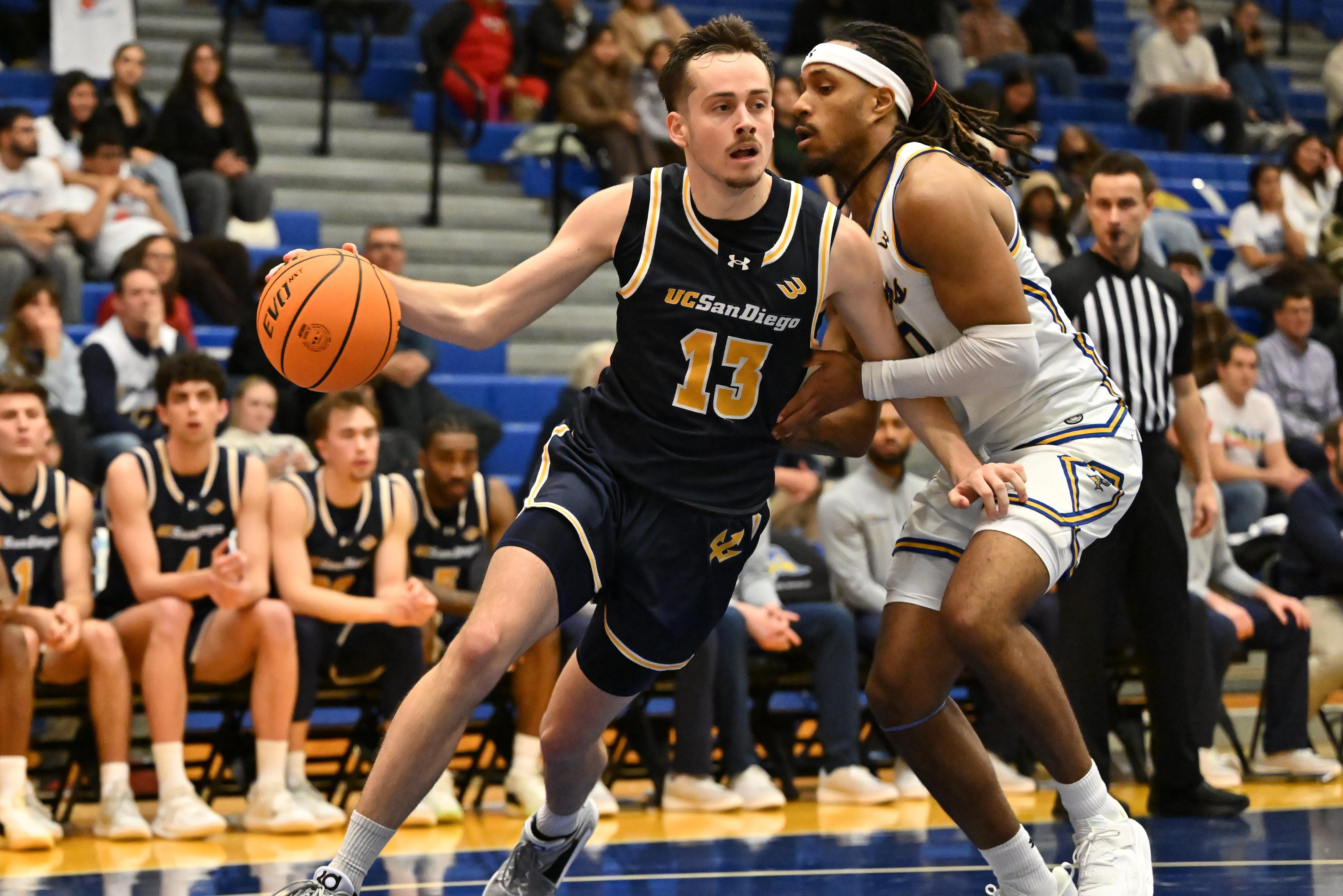 COLLEGE BASKETBALL: FEB 13 UCSD at Cal State Bakersfield