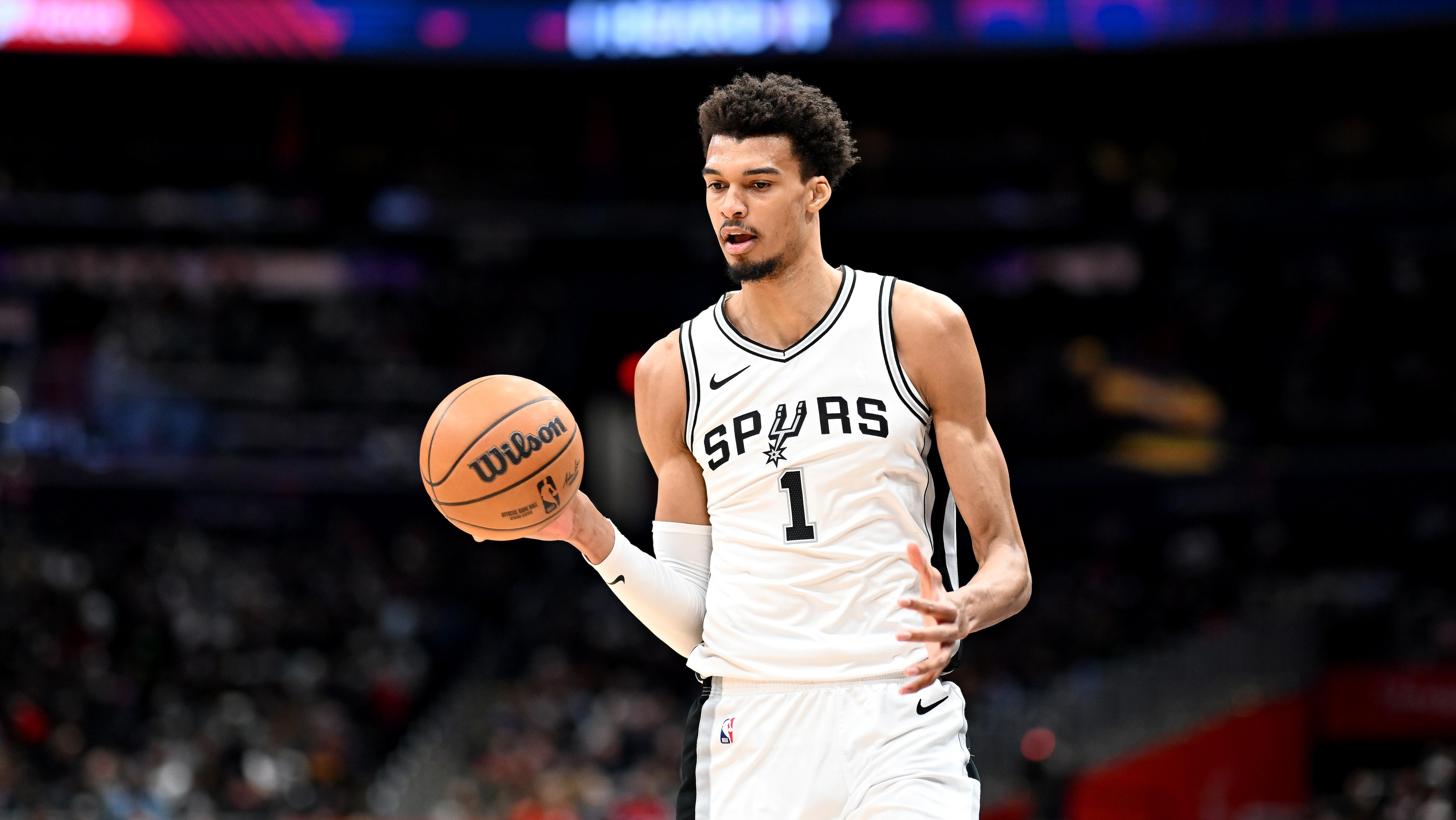 San Antonio Spurs v Washington Wizards