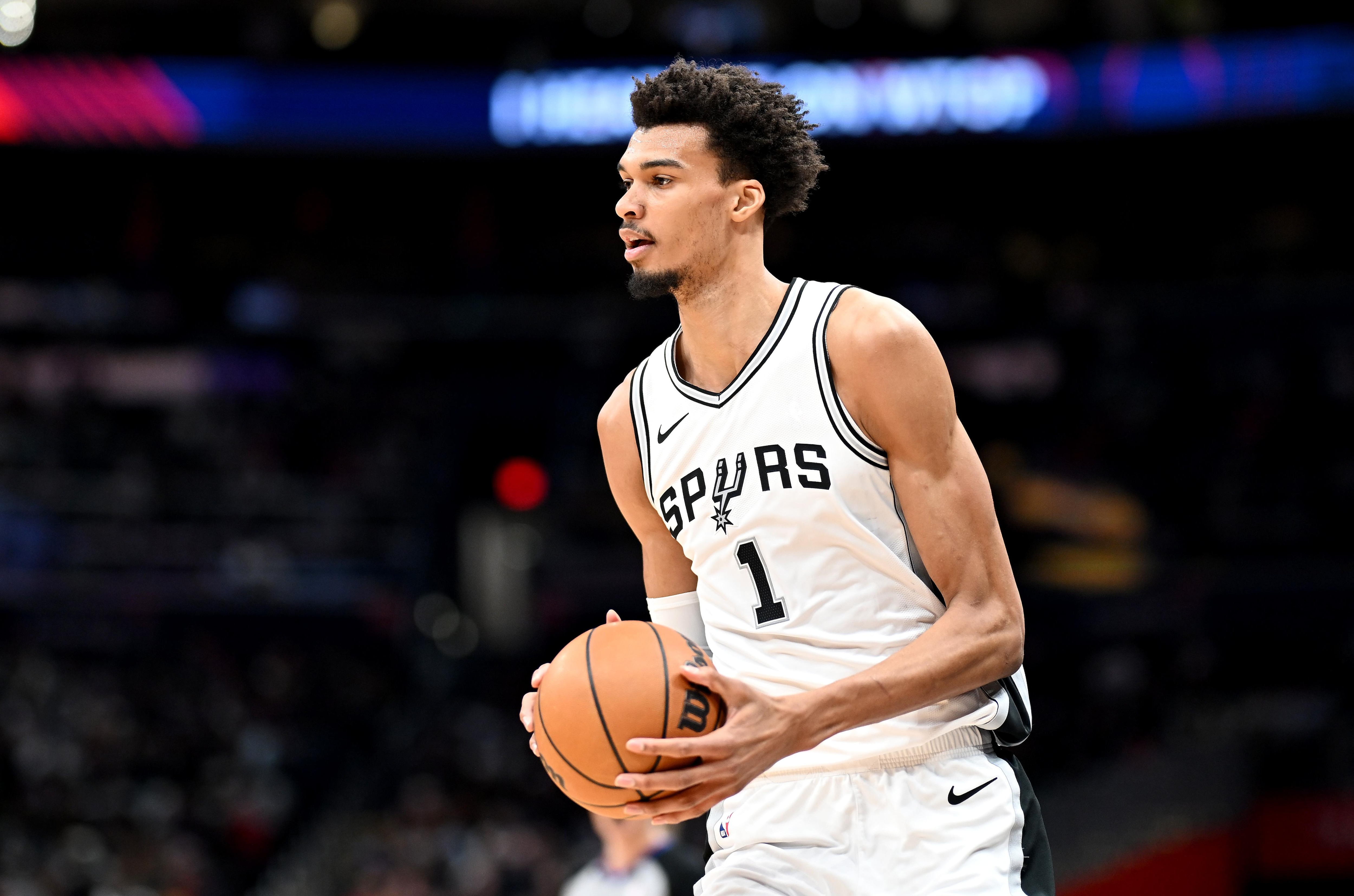 San Antonio Spurs v Washington Wizards