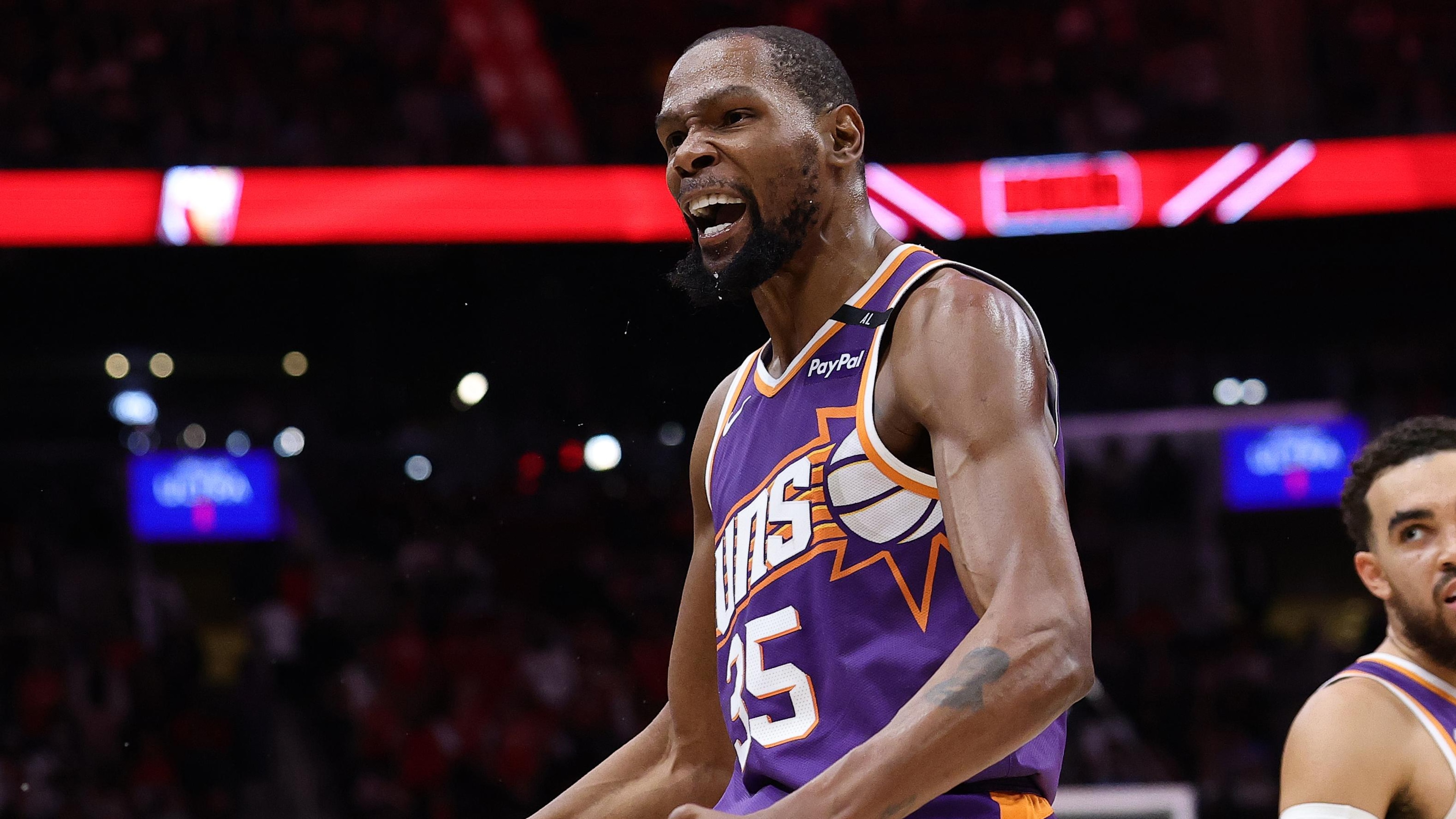 Phoenix Suns v Houston Rockets