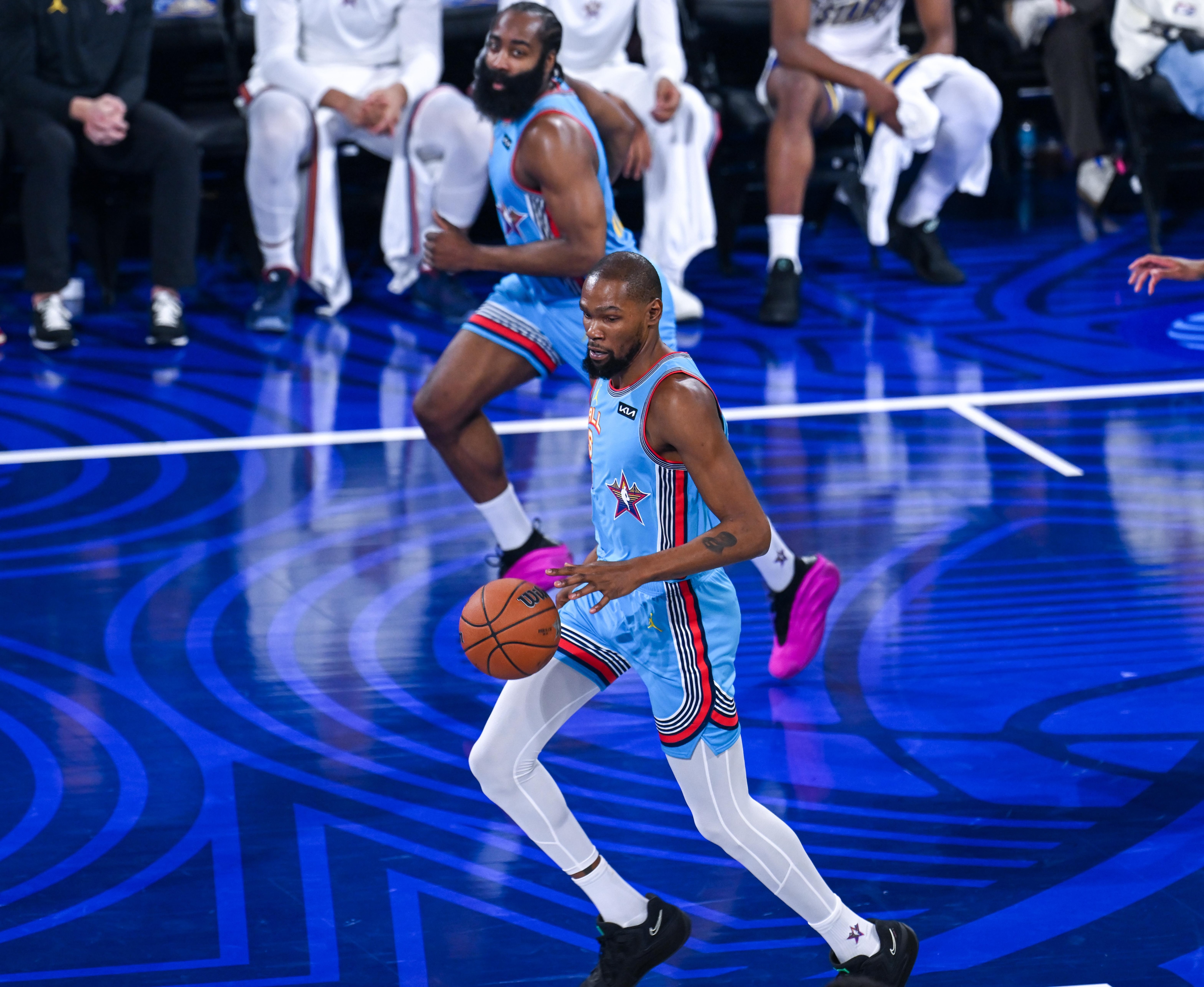 NBA All-Star Game night: Shaq's OGs vs Candace's Rising Stars