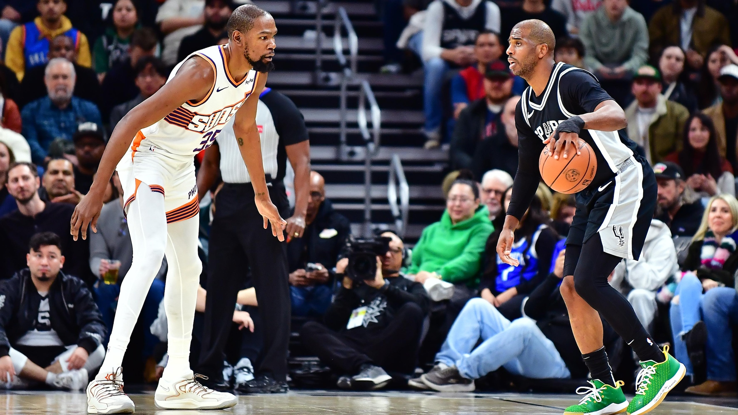 Phoenix Suns v San Antonio Spurs
