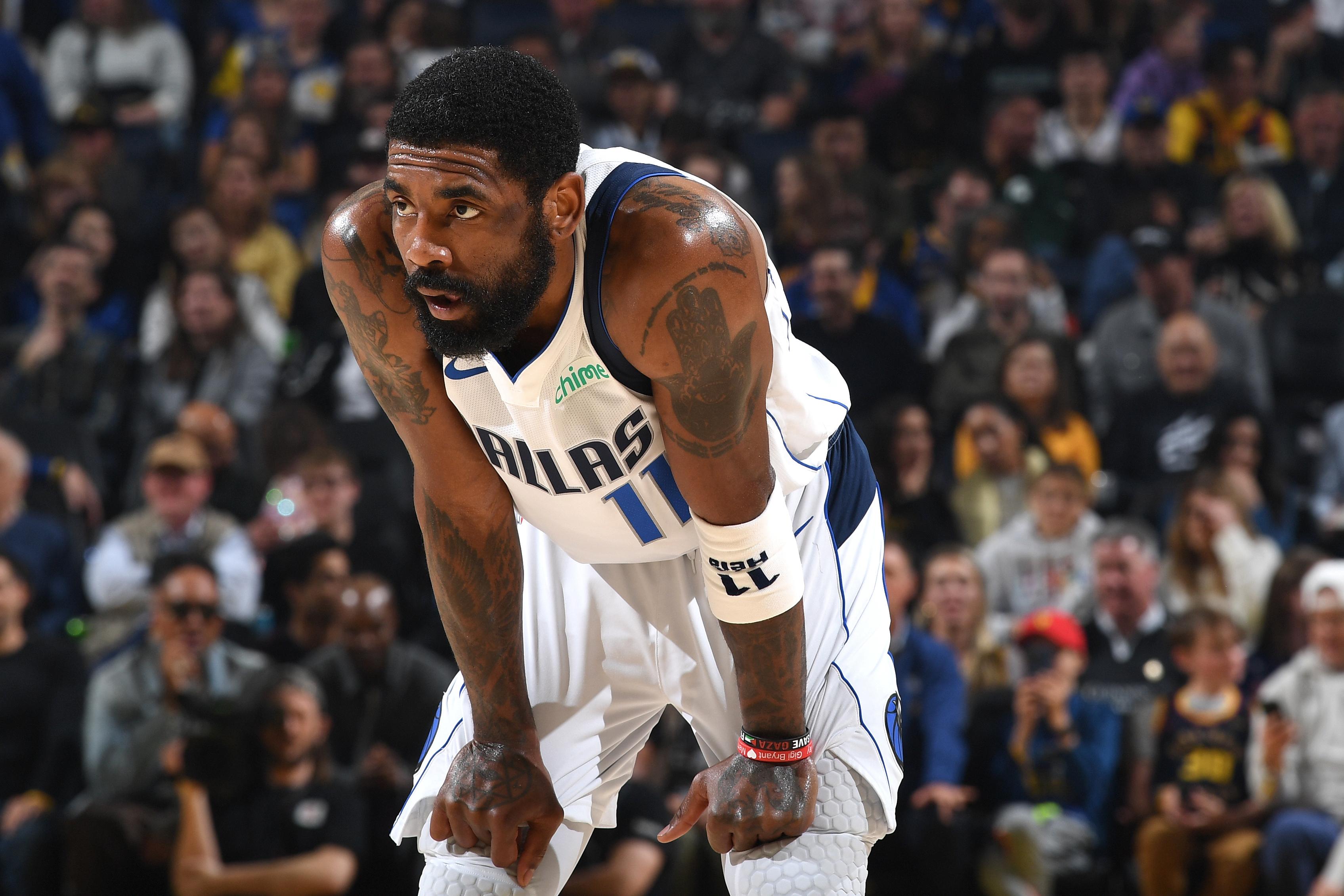 Dallas Mavericks v Golden State Warriors