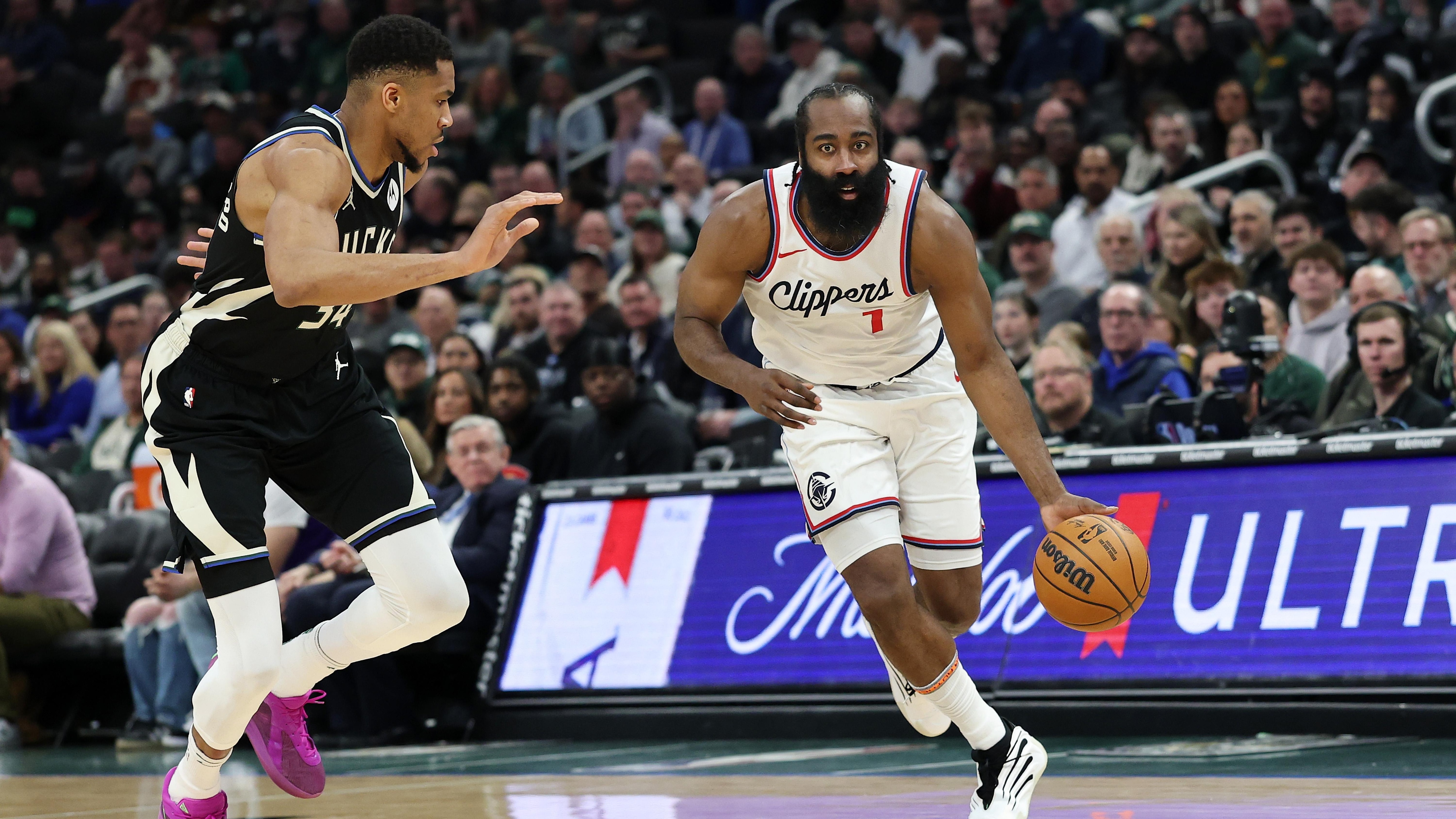 Los Angeles Clippers v Milwaukee Bucks Los Angeles Clippers v Milwaukee Bucks