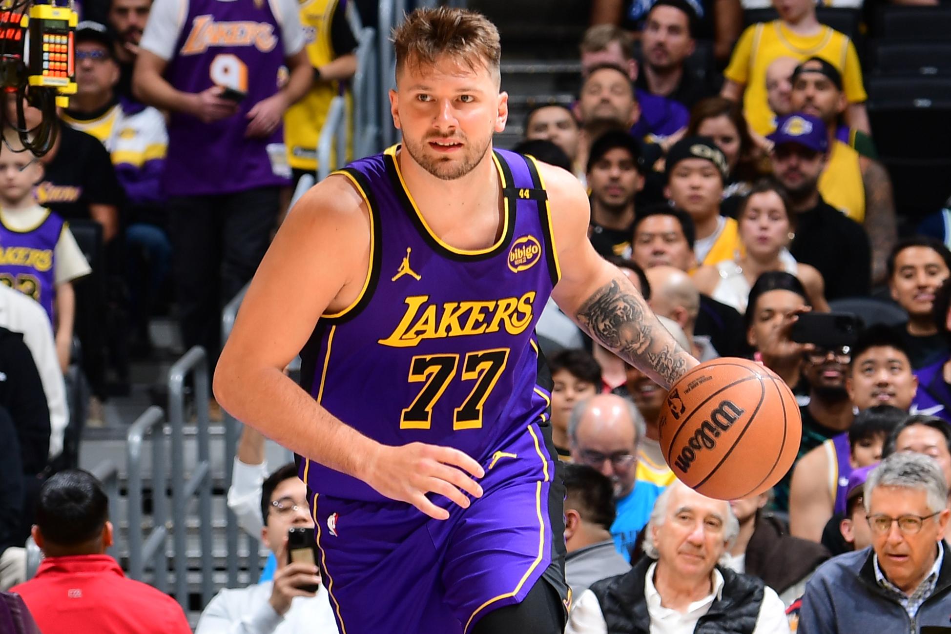 Dallas Mavericks v Los Angeles Lakers