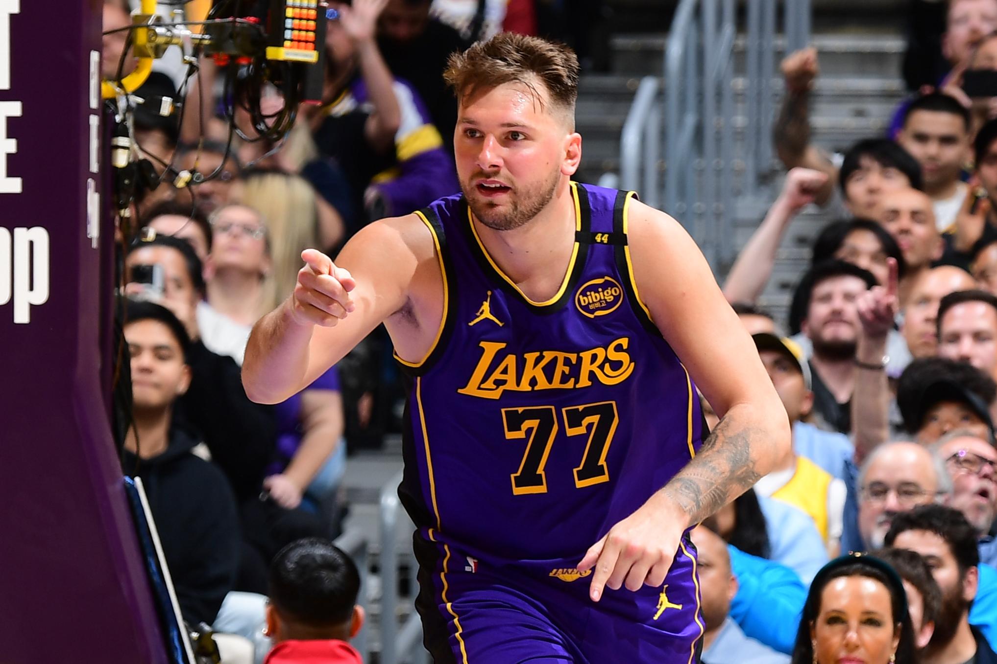 Dallas Mavericks v Los Angeles Lakers