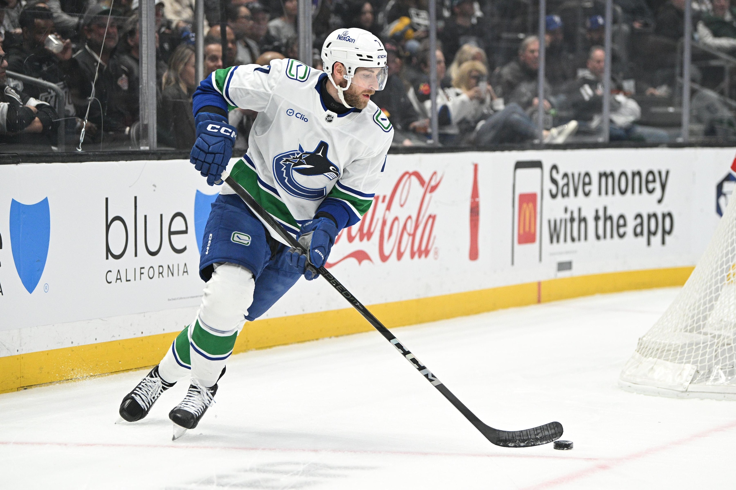 NHL: FEB 26 Canucks at Kings NHL: FEB 26 Canucks at Kings