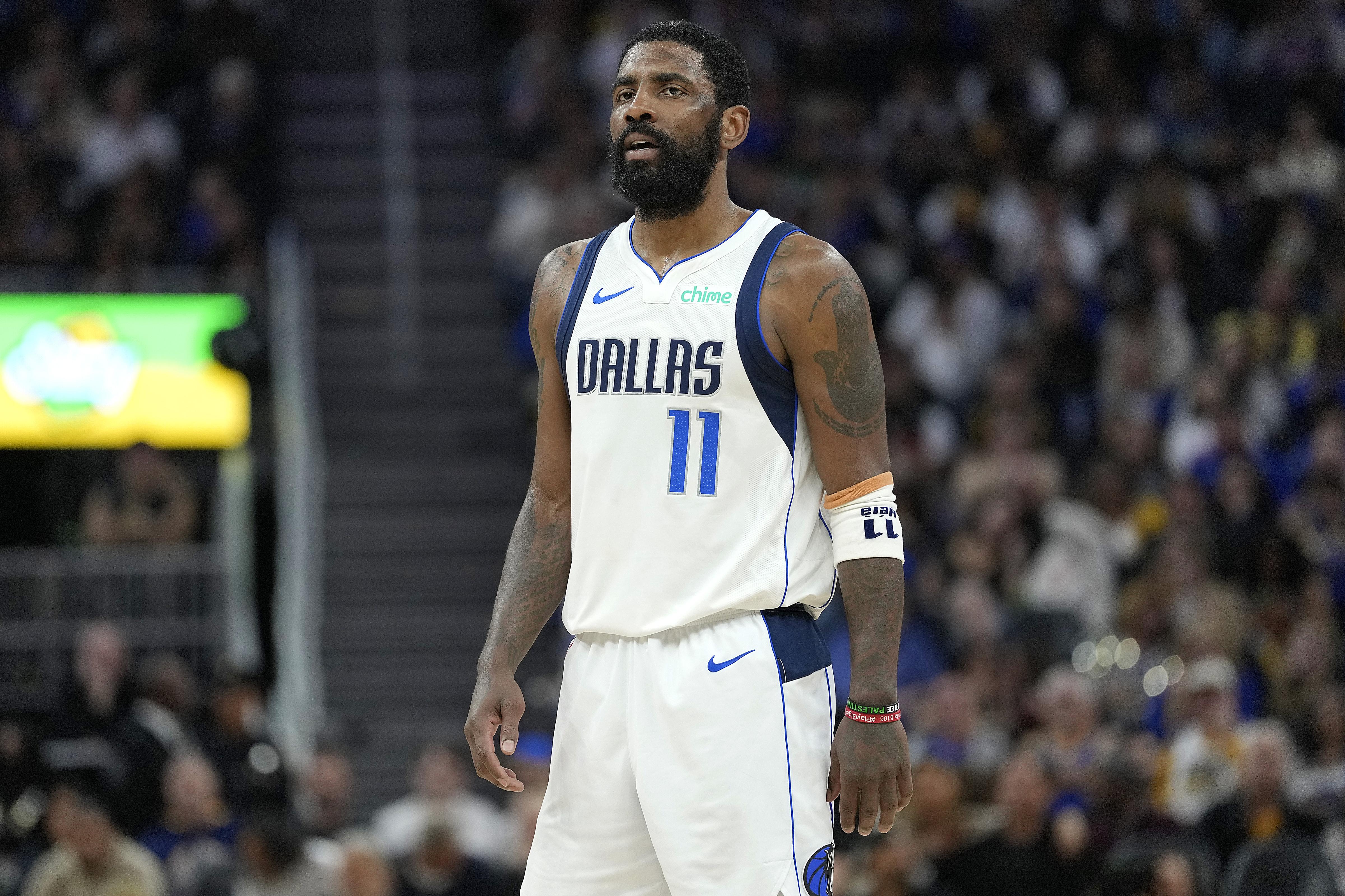 Dallas Mavericks v Golden State Warriors