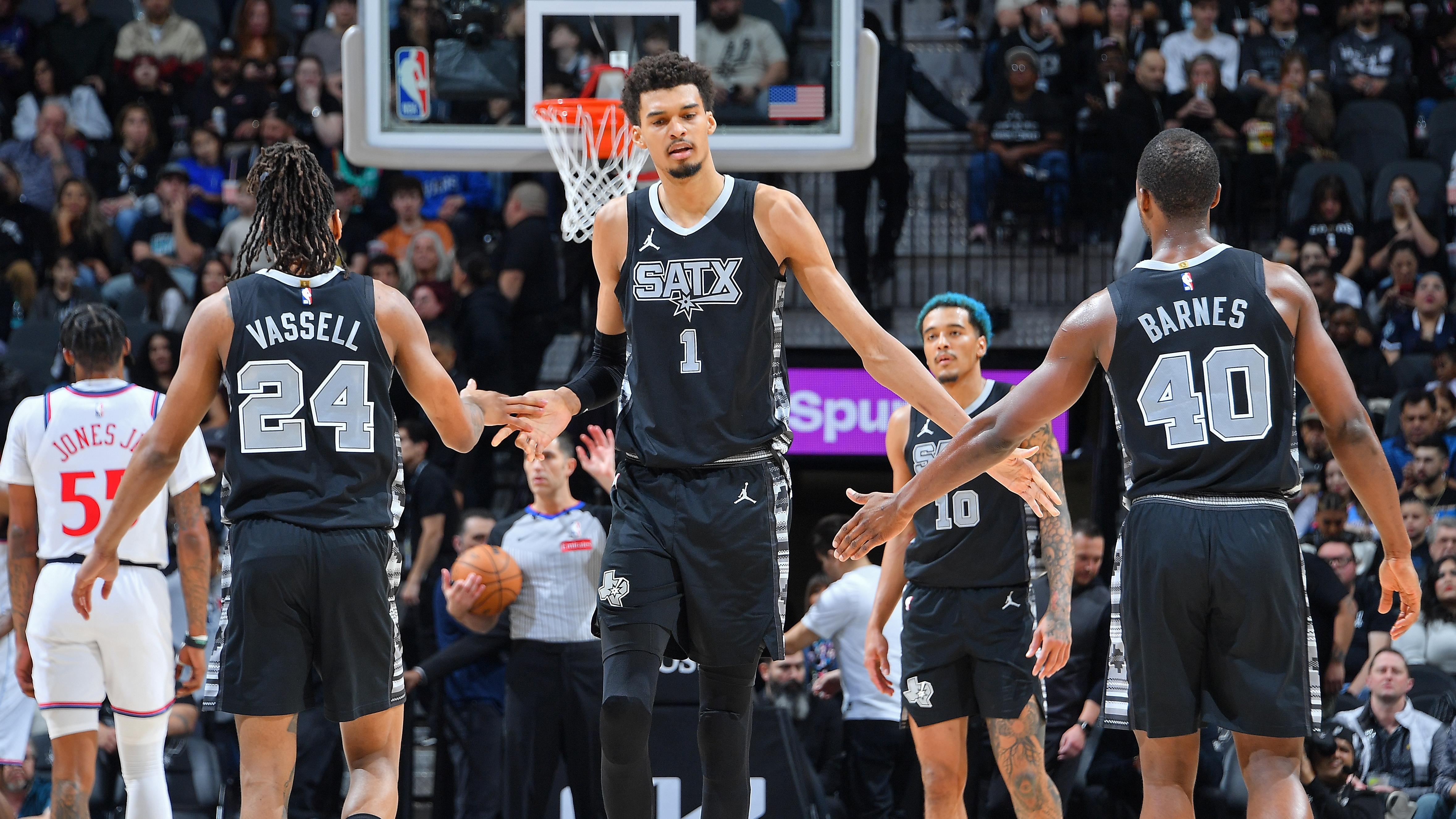 Los Angeles Clippers v San Antonio Spurs