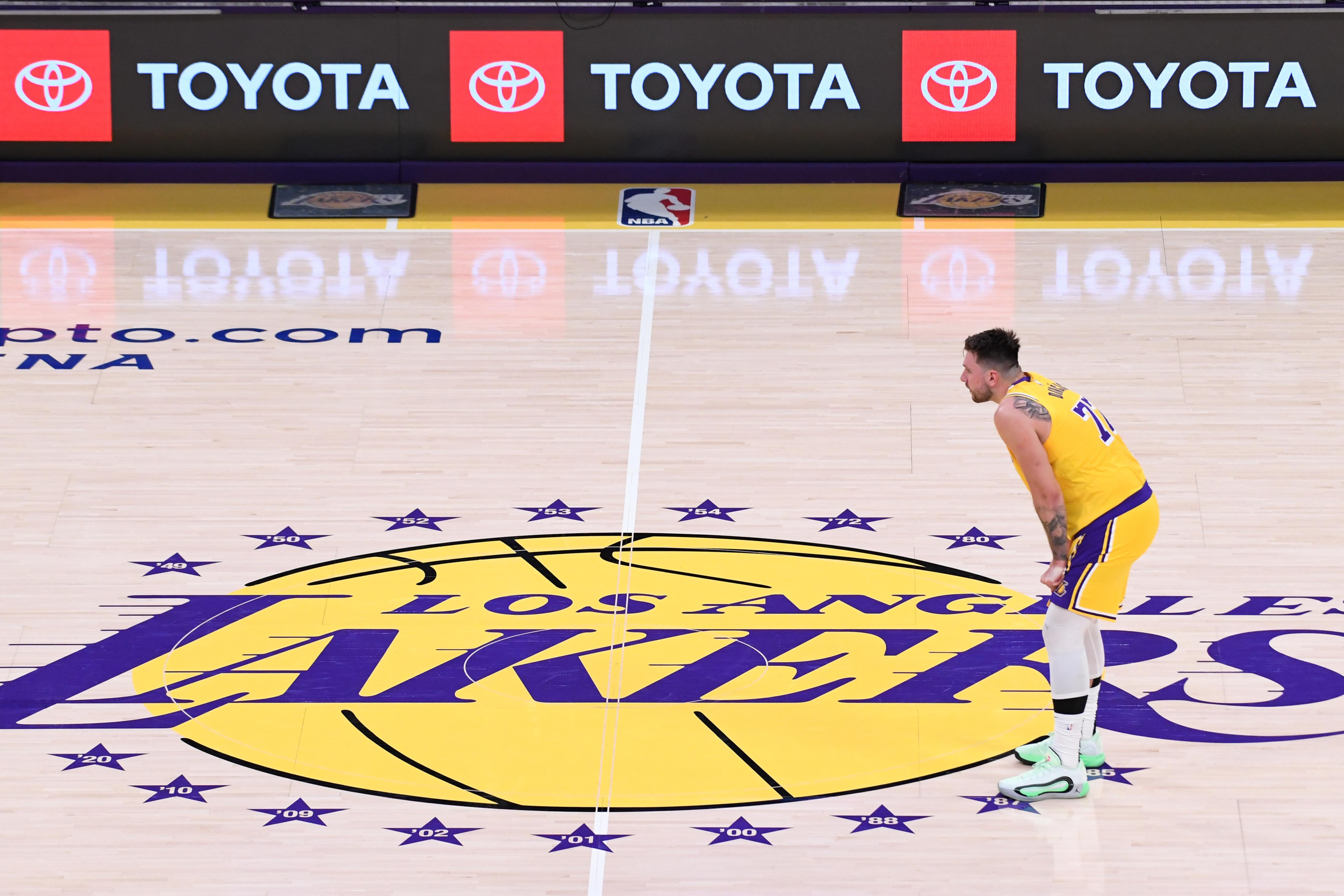 Minnesota Timberwolves v Los Angeles Lakers