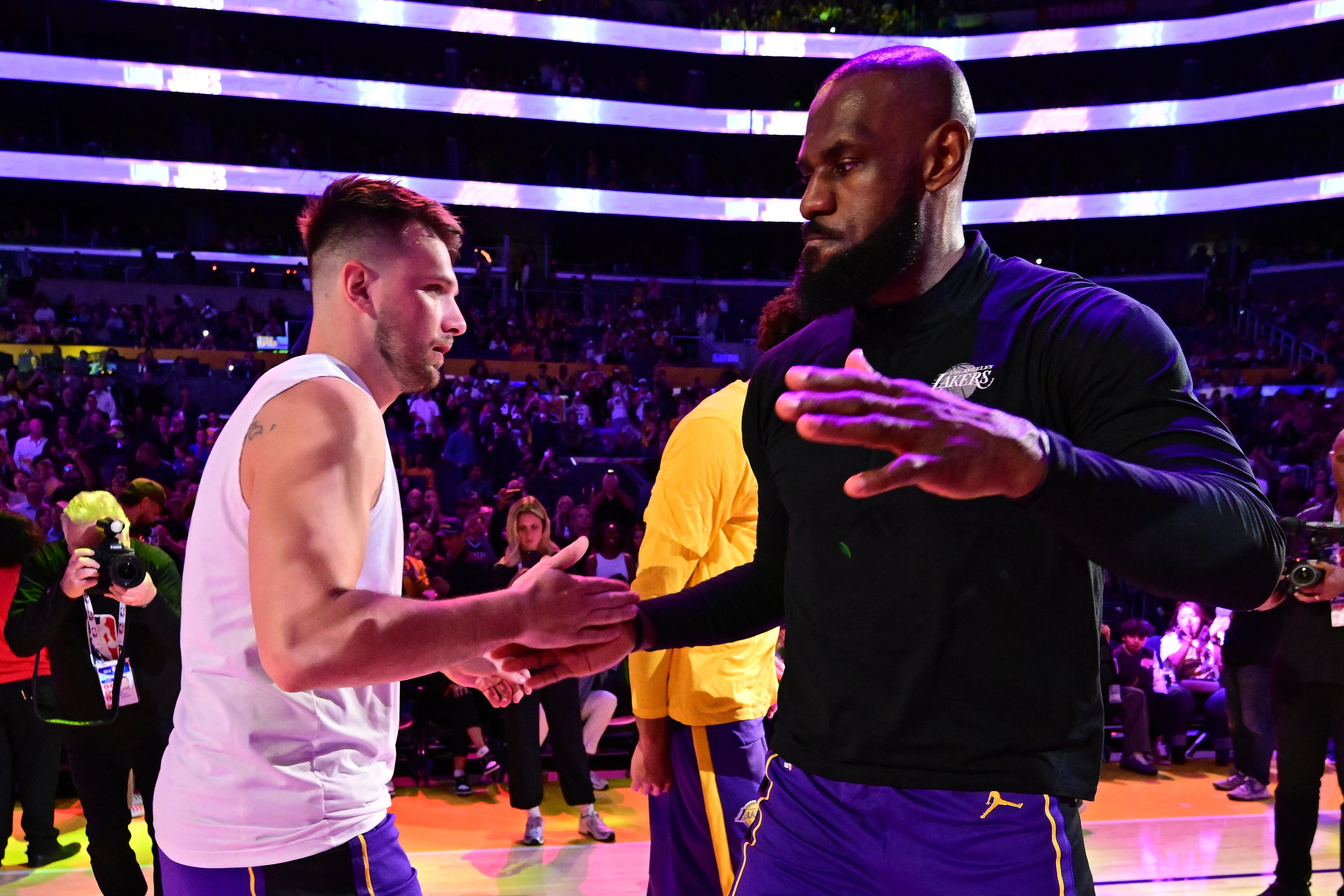 Dallas Mavericks v Los Angeles Lakers